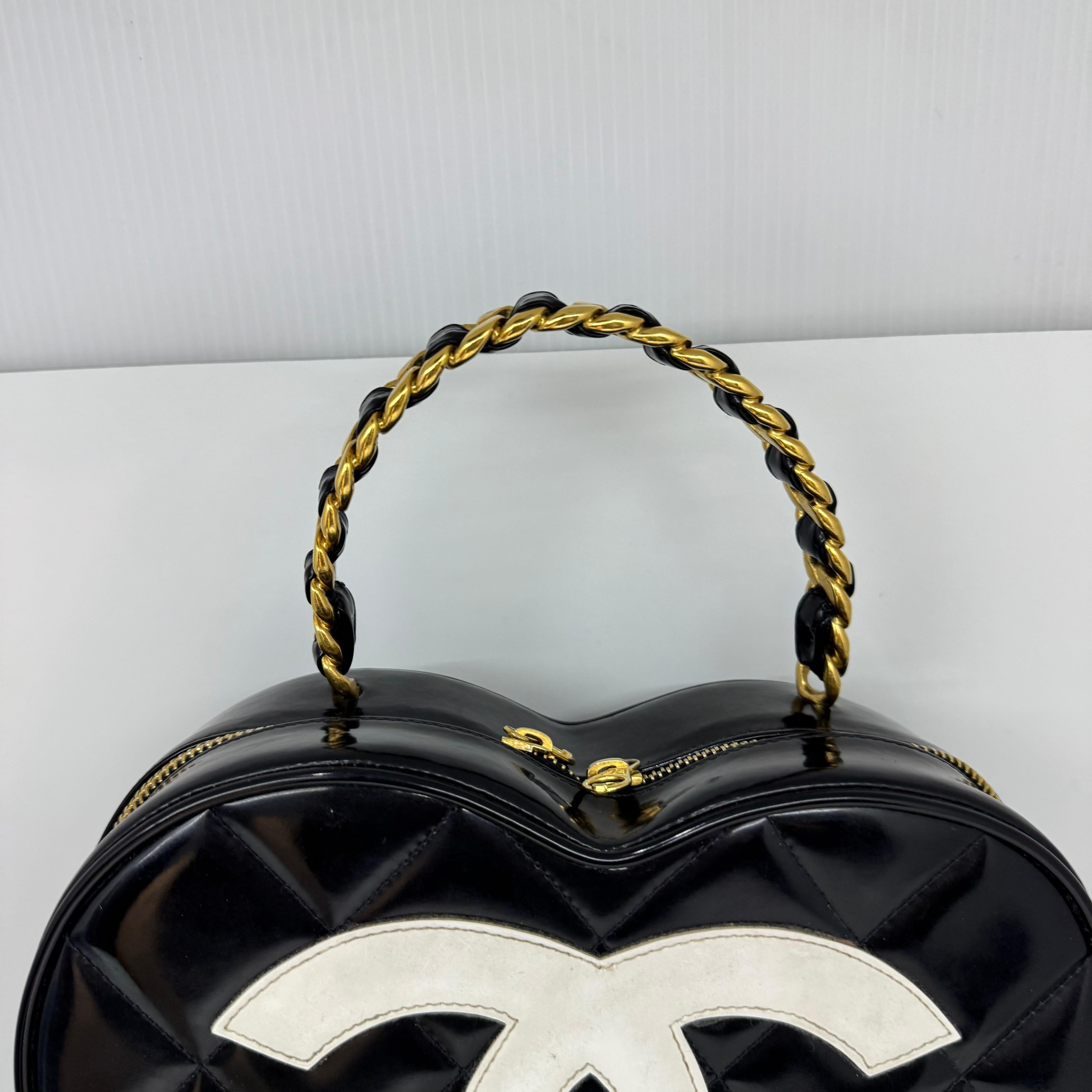 Very Rare 1990s Chanel Coco Mark Black Patent Vanity Heart Bag For Sale 11