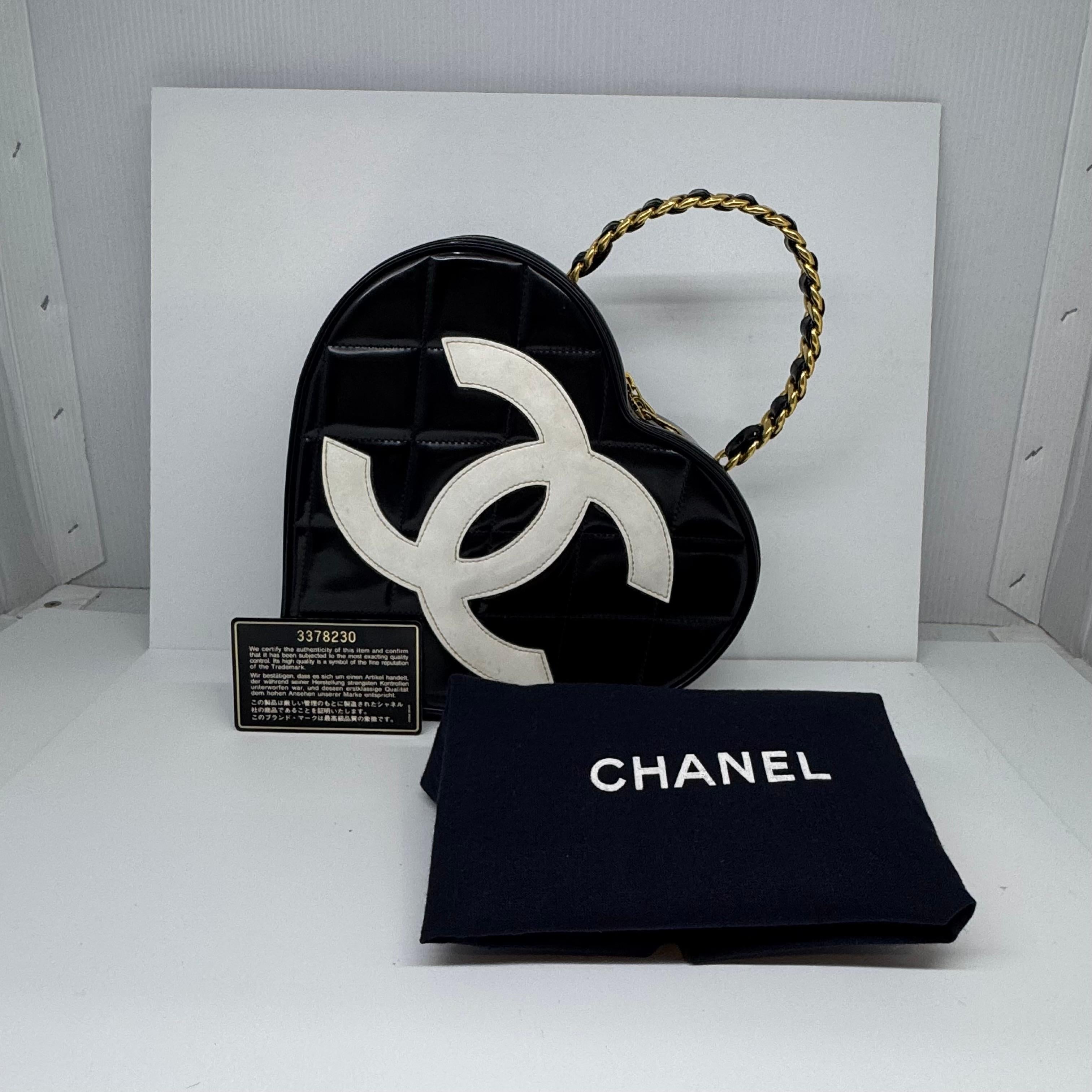 Women's Very Rare 1990s Chanel Coco Mark Black Patent Vanity Heart Bag For Sale
