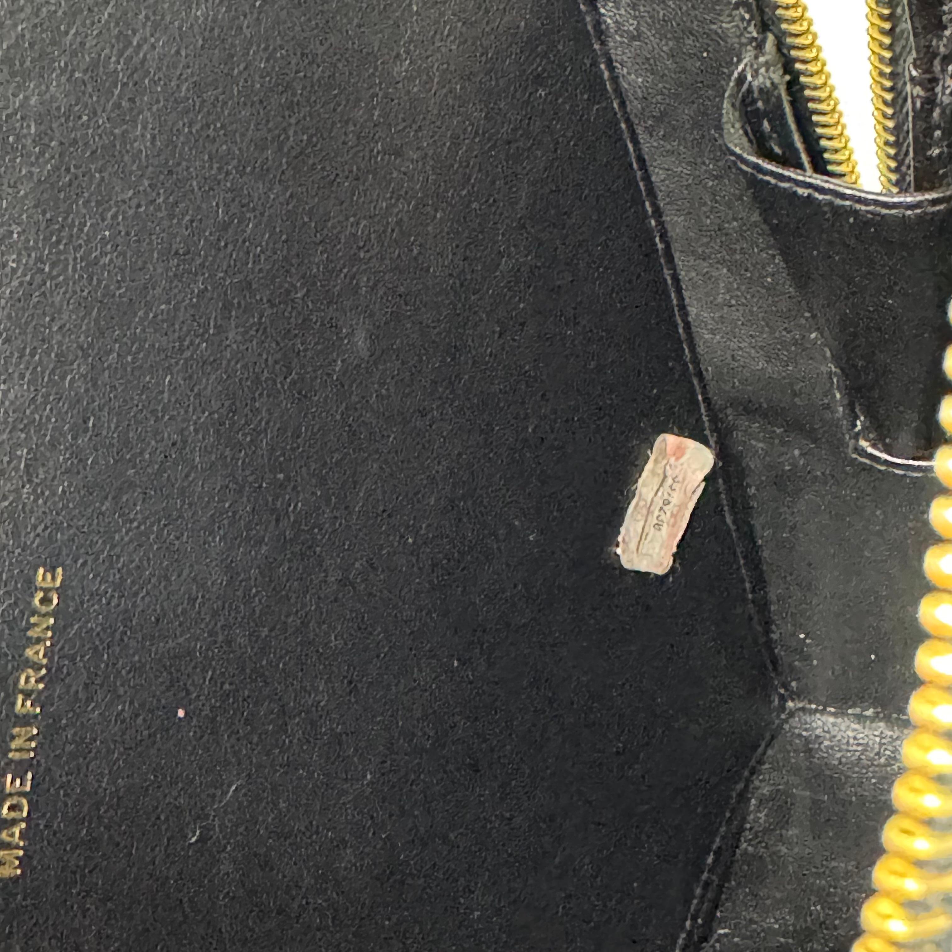 Very Rare 1990s Chanel Coco Mark Black Patent Vanity Heart Bag For Sale 2