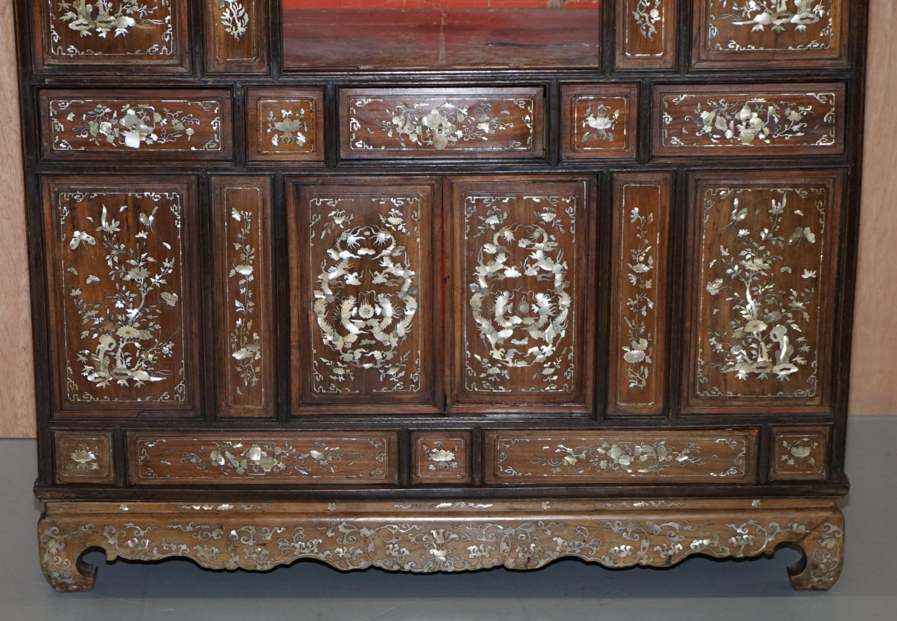 Very Rare 19th Century Chinese Mother of Pearl Inlaid Cabinet Cupboard Drawers For Sale 2