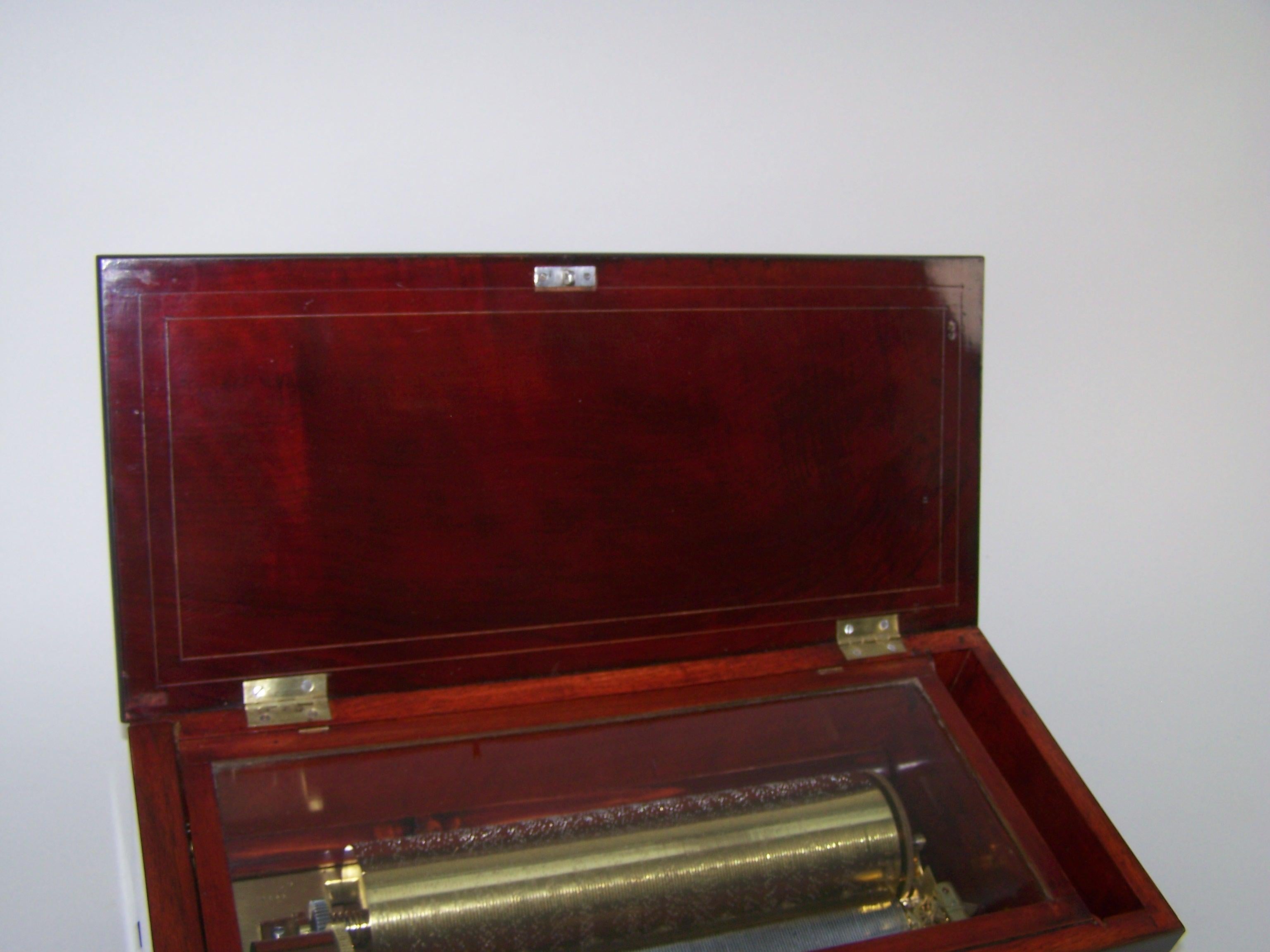 Very rare 4 tunes overture music box (attr. to Lecoultre) In Excellent Condition For Sale In Zonhoven, BE