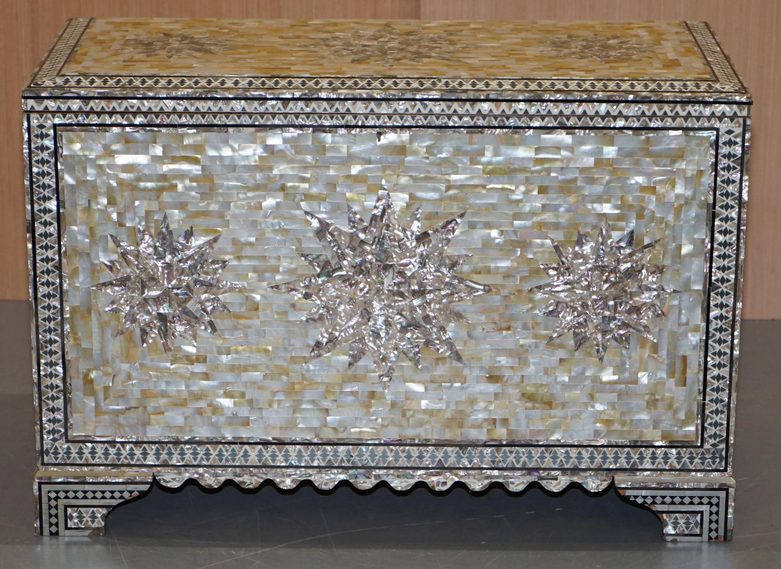 Very Rare Absolutely Sublime Mother of Pearl Chest of Trunk with Mahogany Lining 4