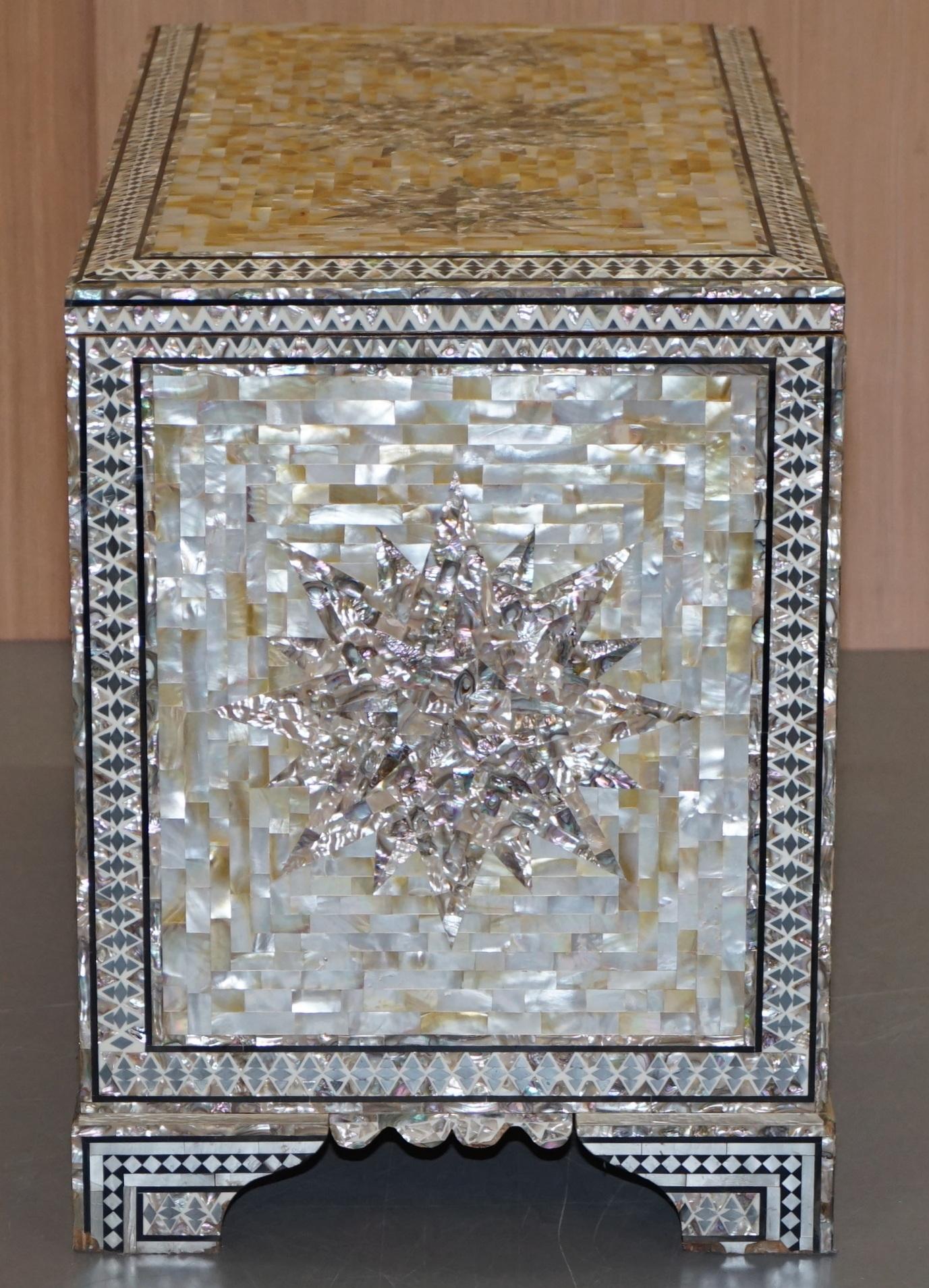 Very Rare Absolutely Sublime Mother of Pearl Chest of Trunk with Mahogany Lining 6