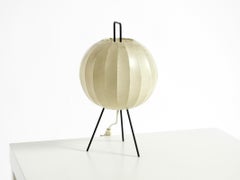 Very rare and beautiful Mid-Century Modern tripod Cocoon table lamp