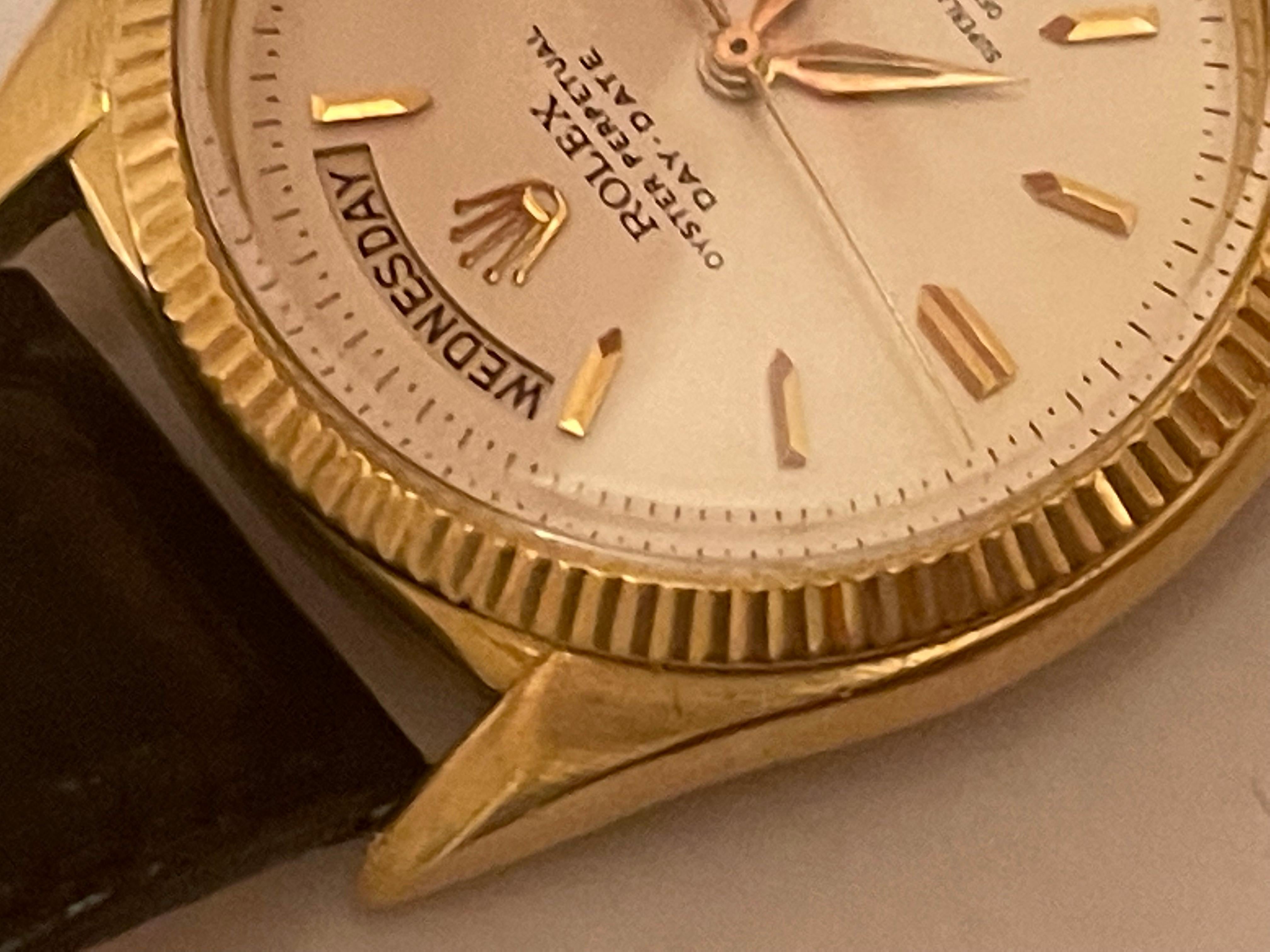 Very rare and early Rolex President with red Date In Good Condition In Munich, DE