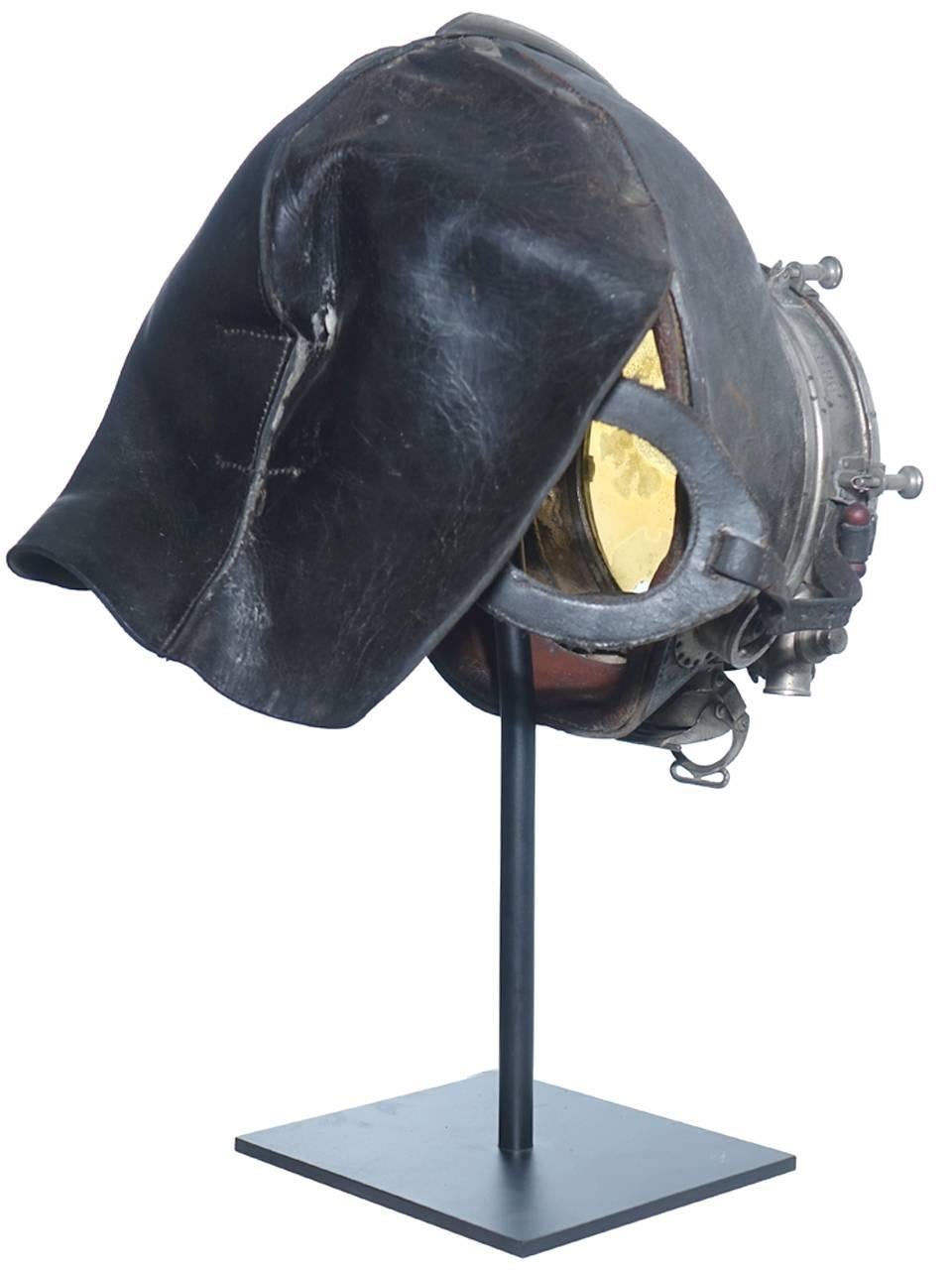 Very Rare and Important 1910 Dräger Smoke Mask In Excellent Condition In Peekskill, NY
