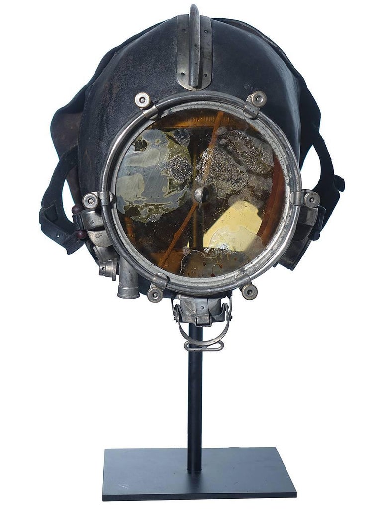 20th Century Very Rare and Important 1910 Dräger Smoke Mask For Sale