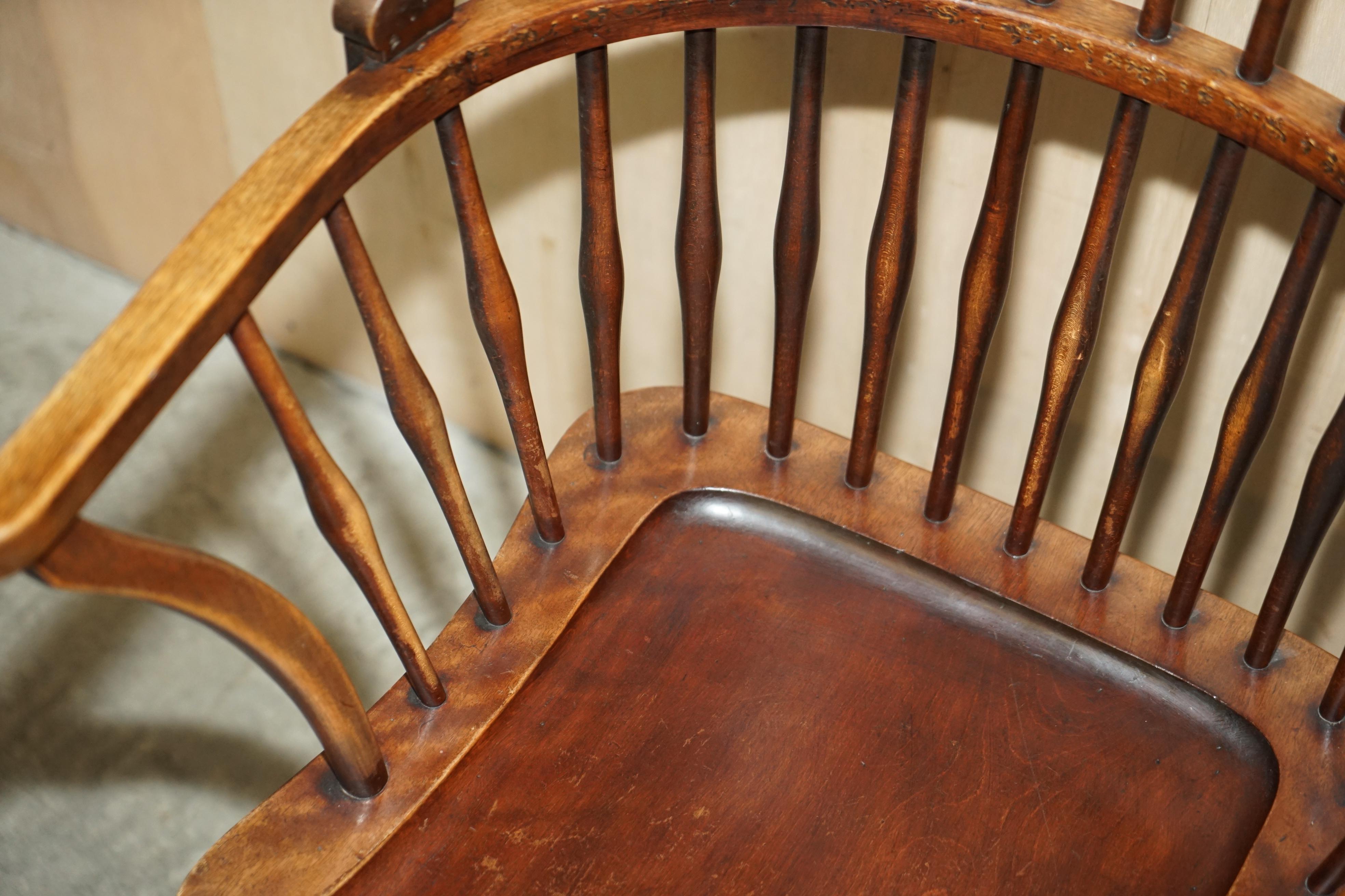 Very Rare and Important 19th Century Wingback Windsor Spindle Armchair in Ash For Sale 9