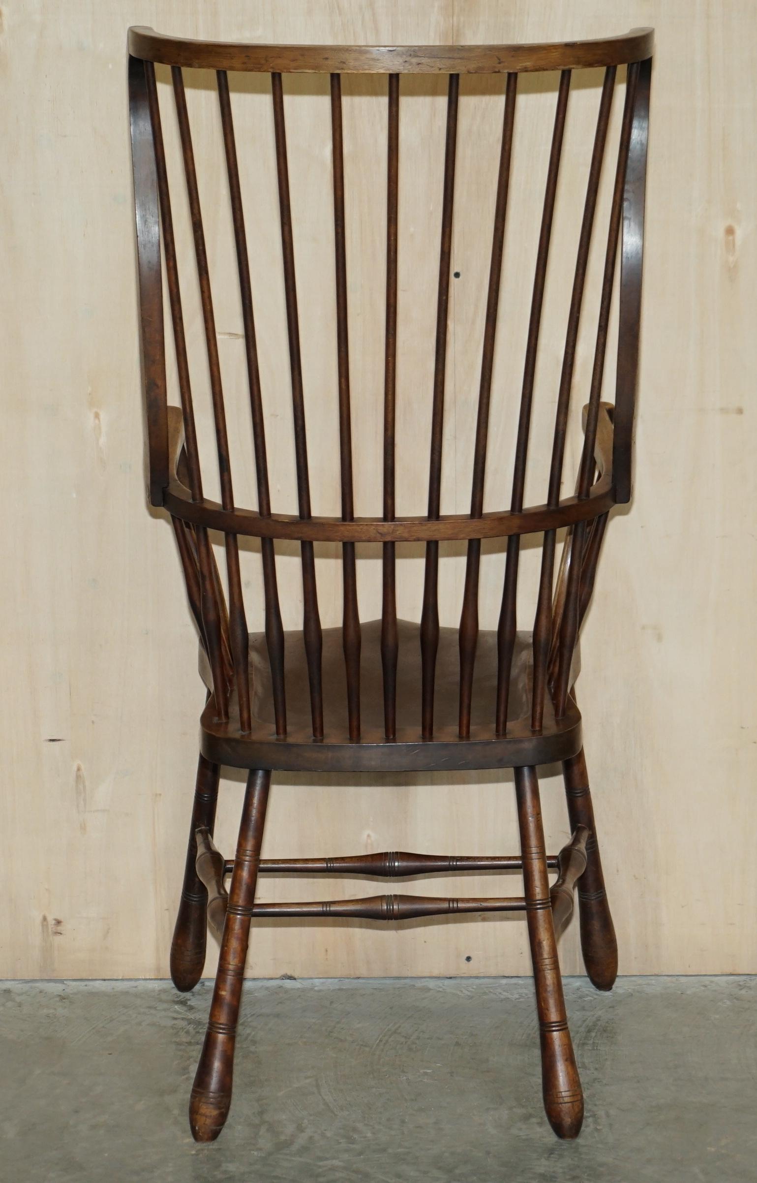 Très rare et important fauteuil Wingback Windsor Spindle du 19ème siècle en frêne en vente 11
