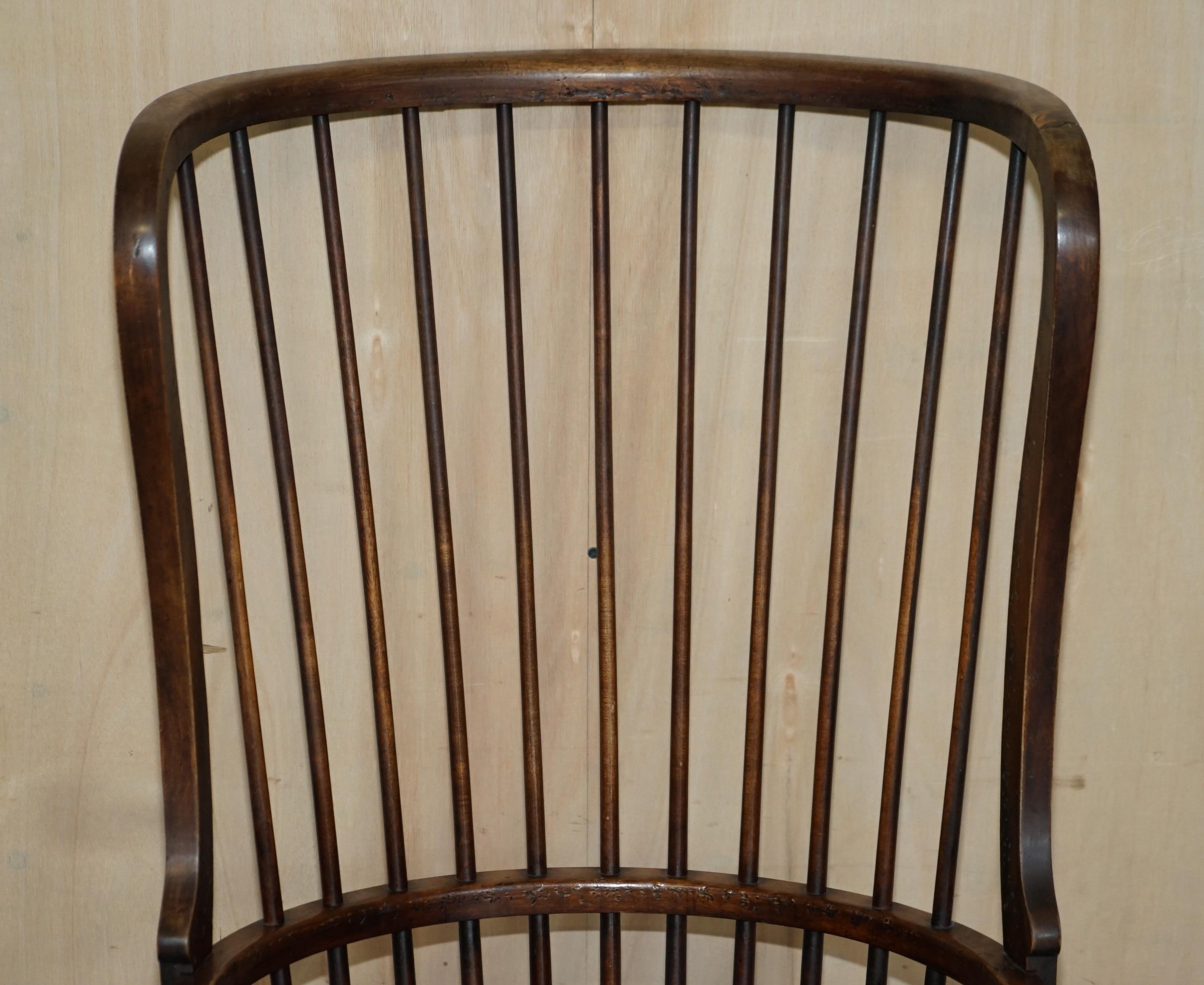 Sehr seltener und bedeutender Windsor-Sessel mit Ohrensessel und Spindel aus Esche aus dem 19. Jahrhundert (Georgian) im Angebot