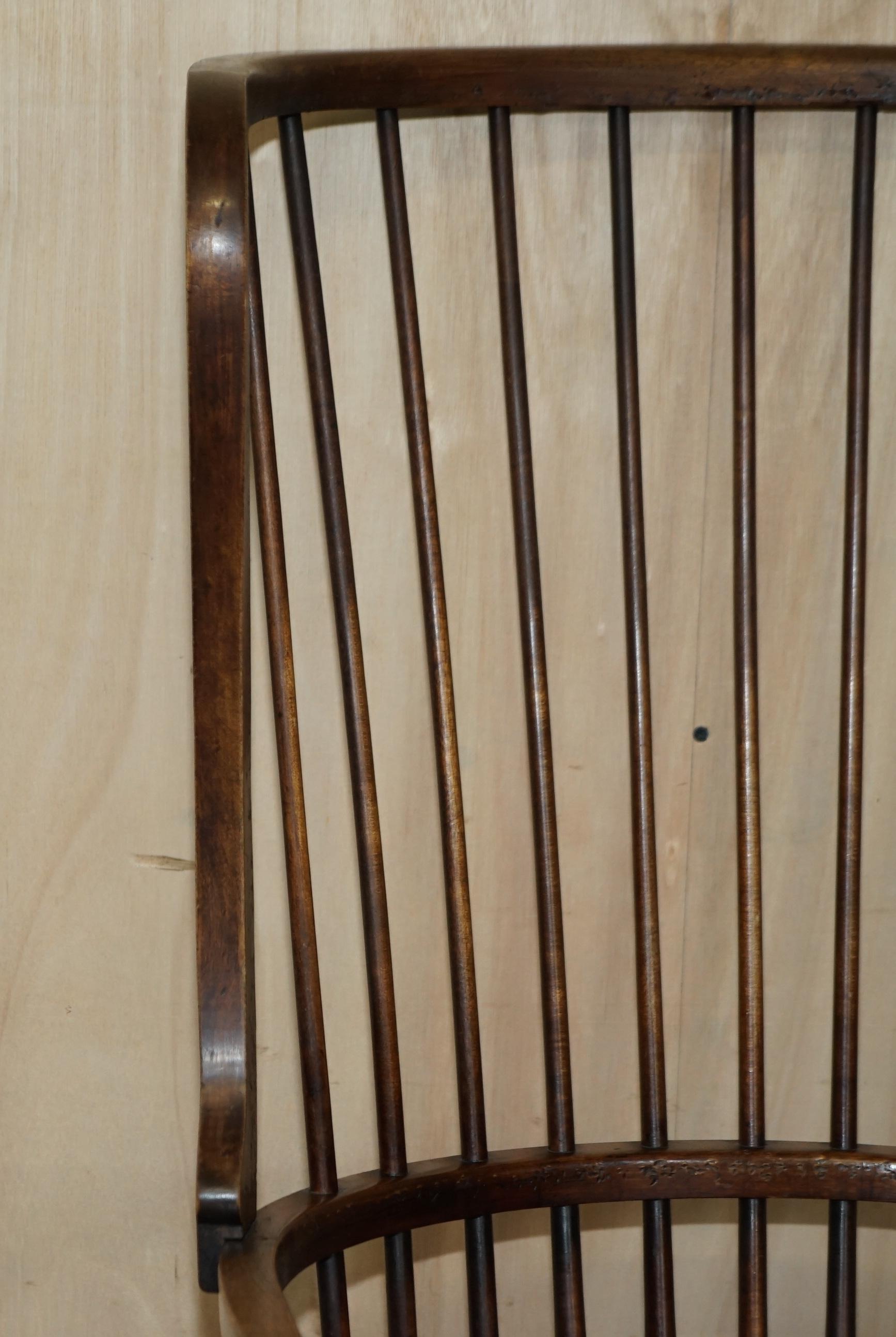 Rarissima e importante poltrona Wingback Windsor Spindle del XIX secolo in frassino In condizioni buone in vendita a West Sussex, Pulborough