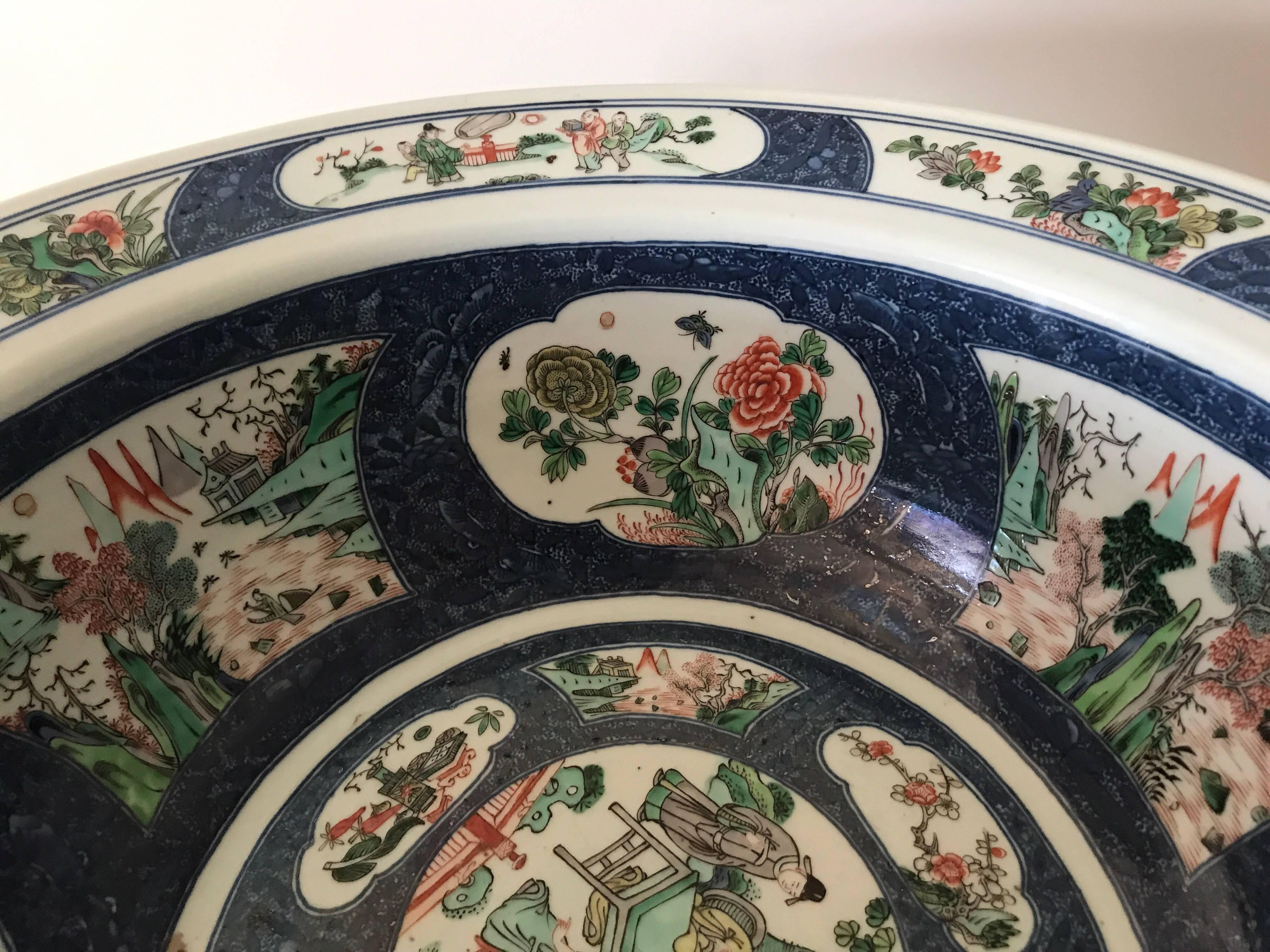 Very Rare and Large Chinese Famille Verte Bowl, Late 19th Century For Sale 1