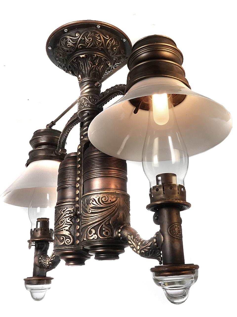 XIX secolo Raro e decorato lampadario da sala da pranzo della ferrovia Adams e Westlake del 1800 in vendita