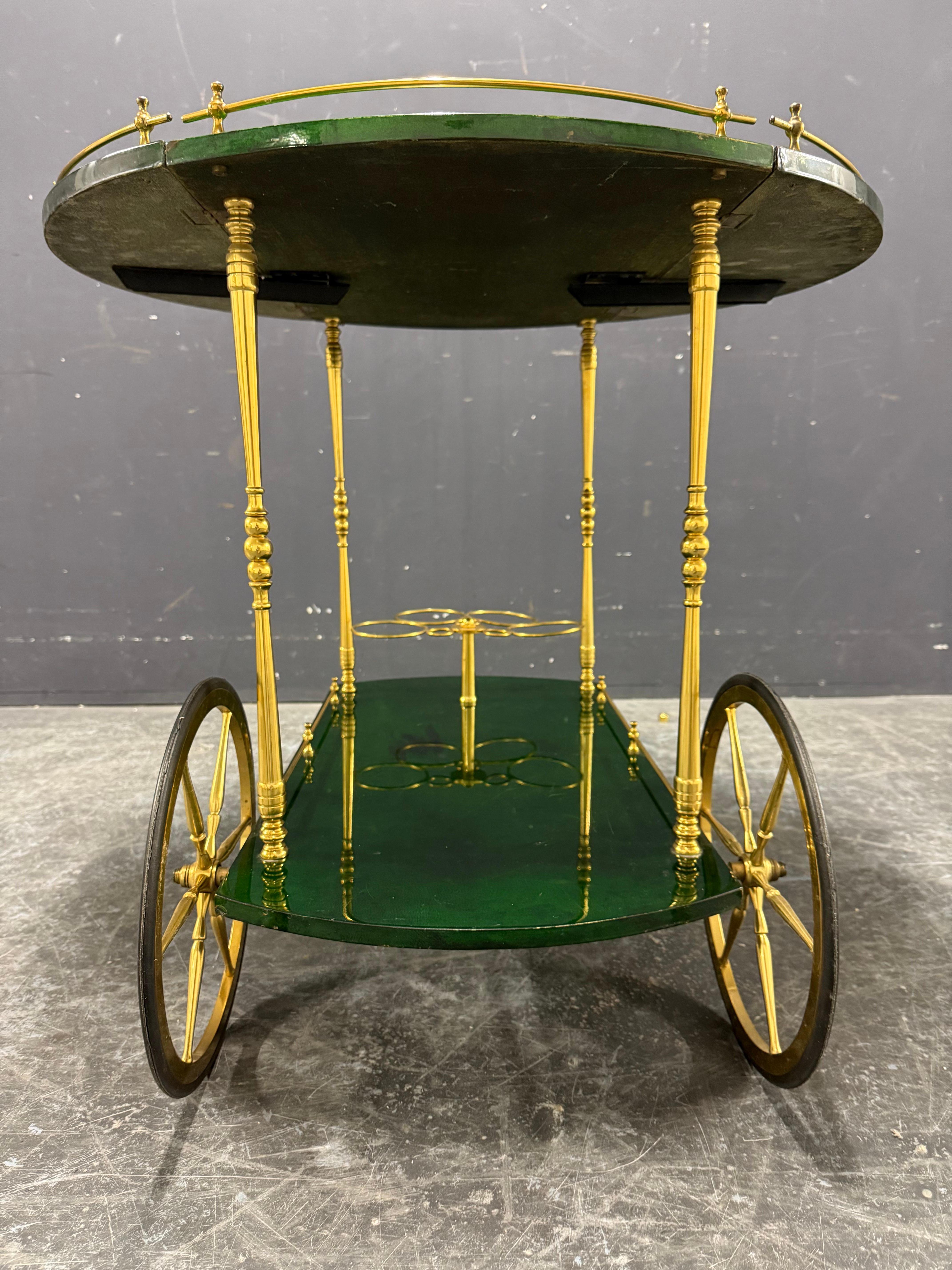 Très rare et inhabituel chariot de bar Aldo Tura en vente 4