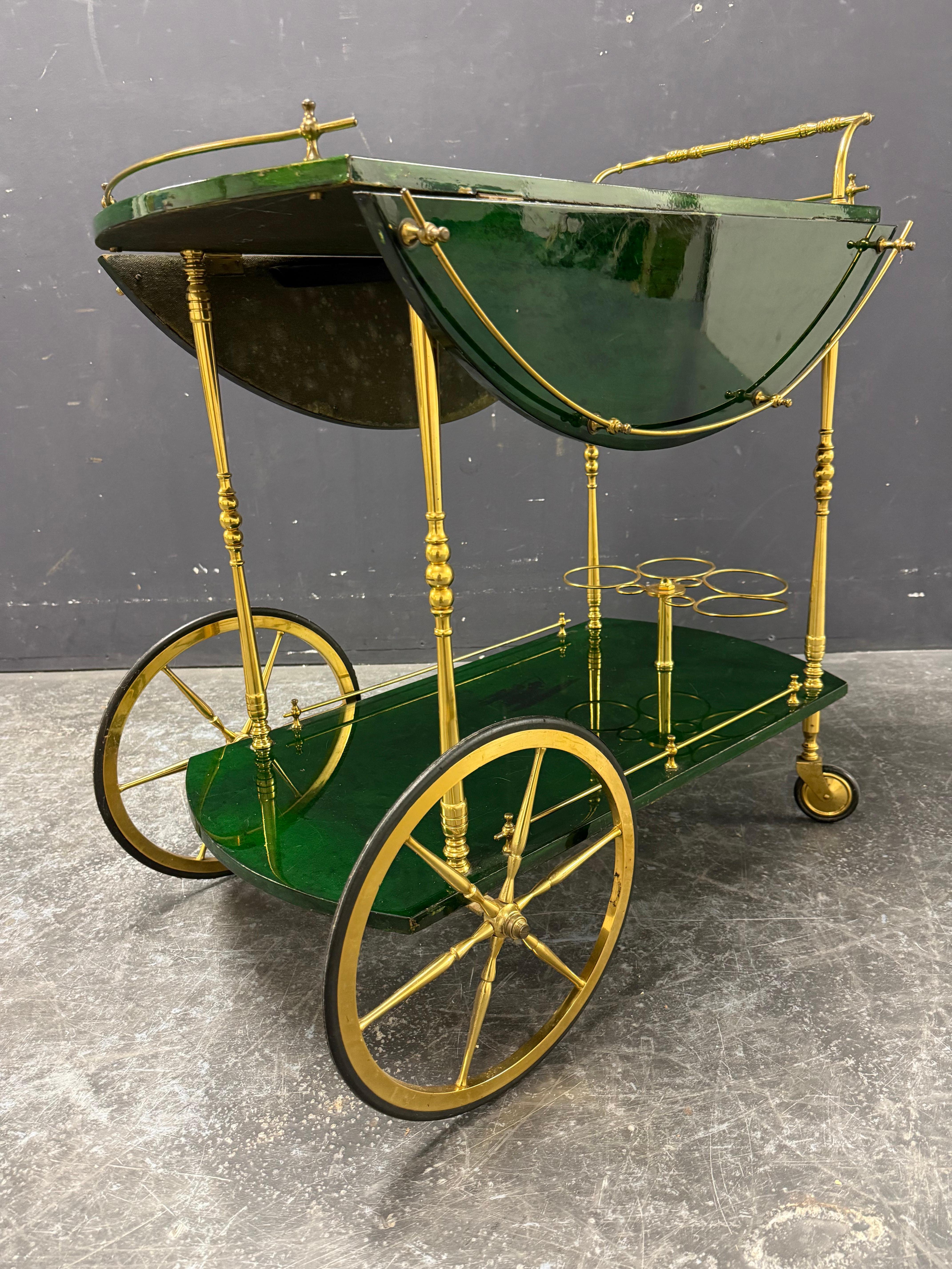 Très rare et inhabituel chariot de bar Aldo Tura en vente 5