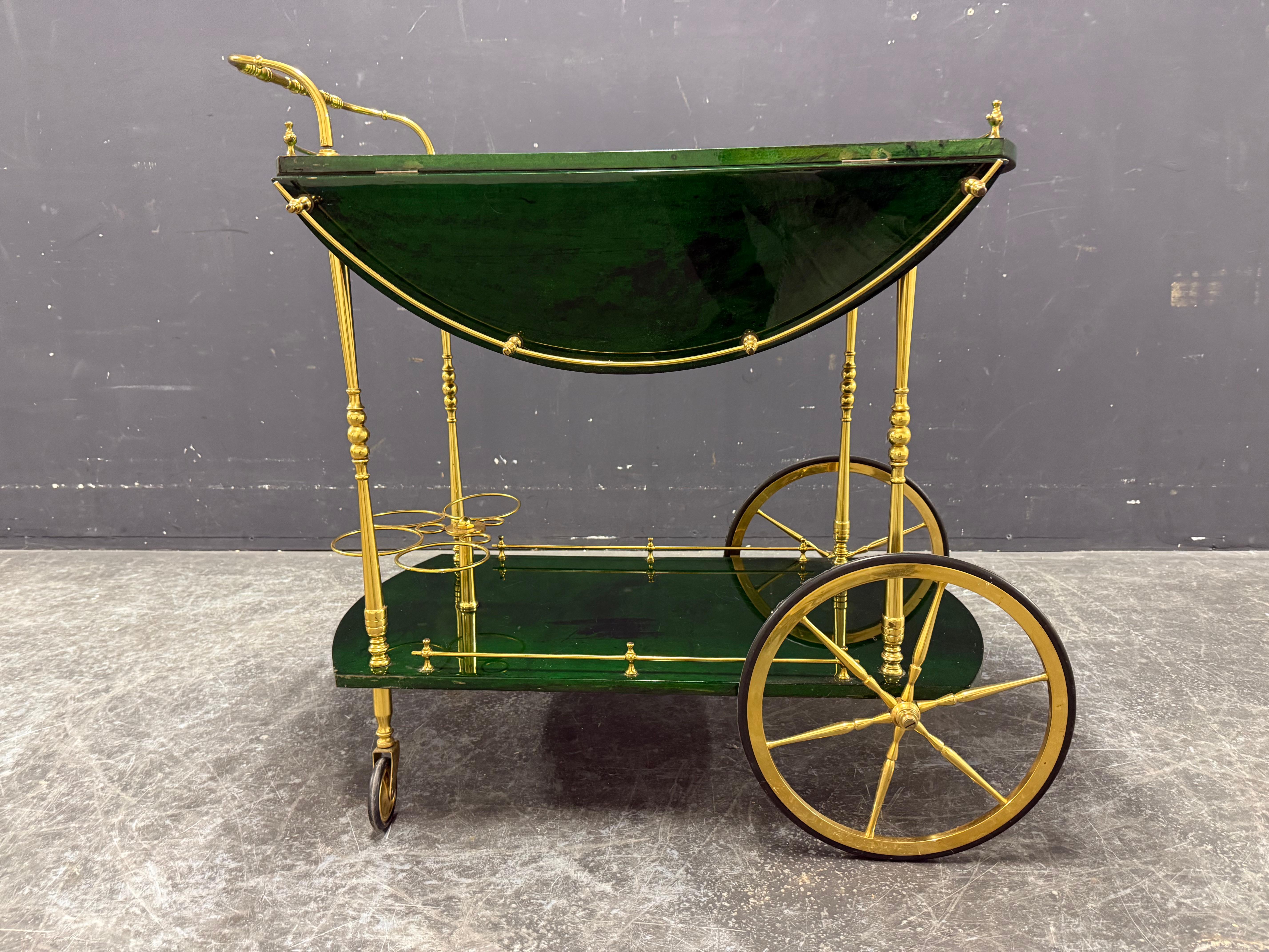 Très rare et inhabituel chariot de bar Aldo Tura en vente 6