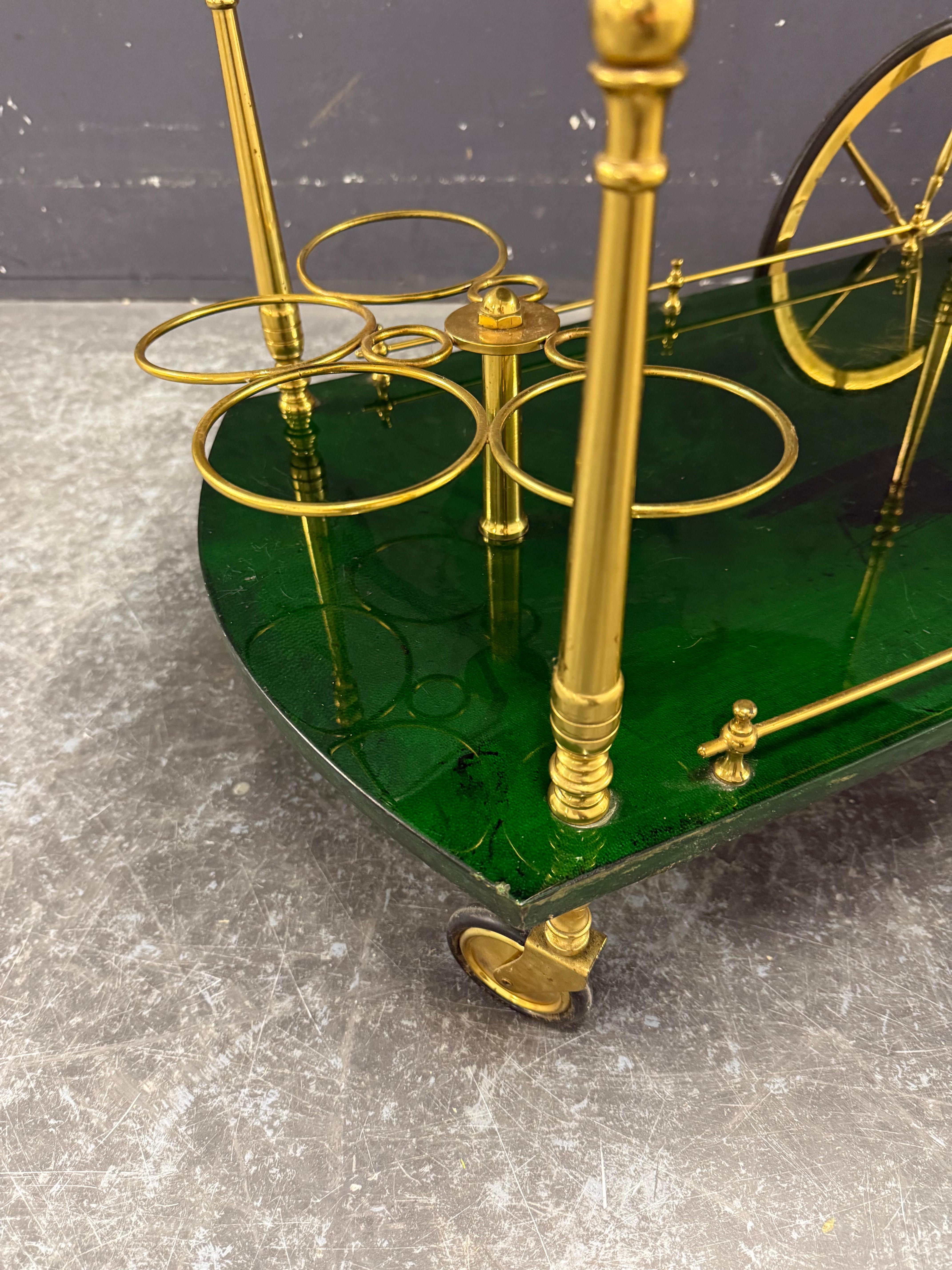 modèle très inhabituel et la couleur la plus étonnante.