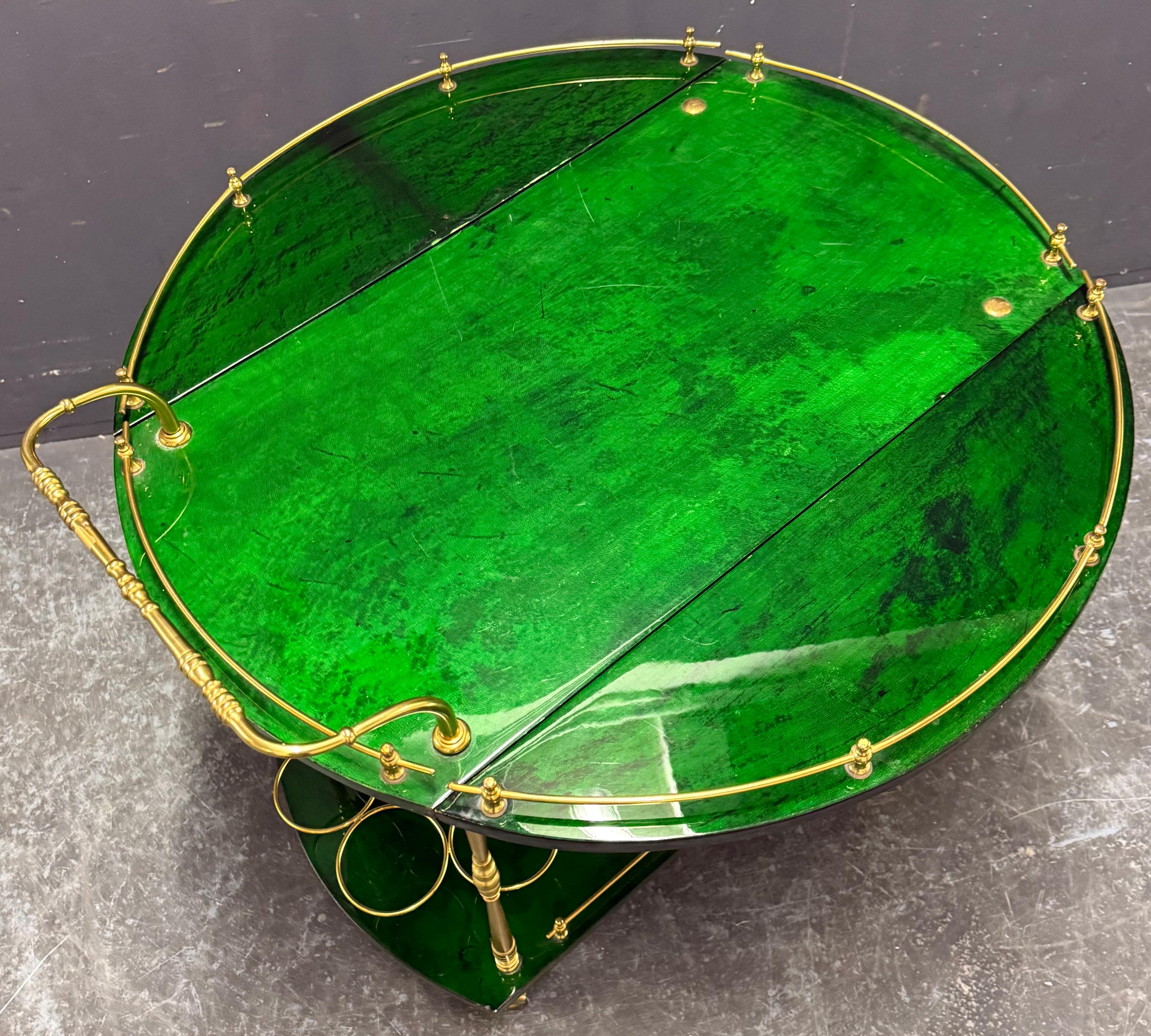 Hollywood Regency Très rare et inhabituel chariot de bar Aldo Tura en vente