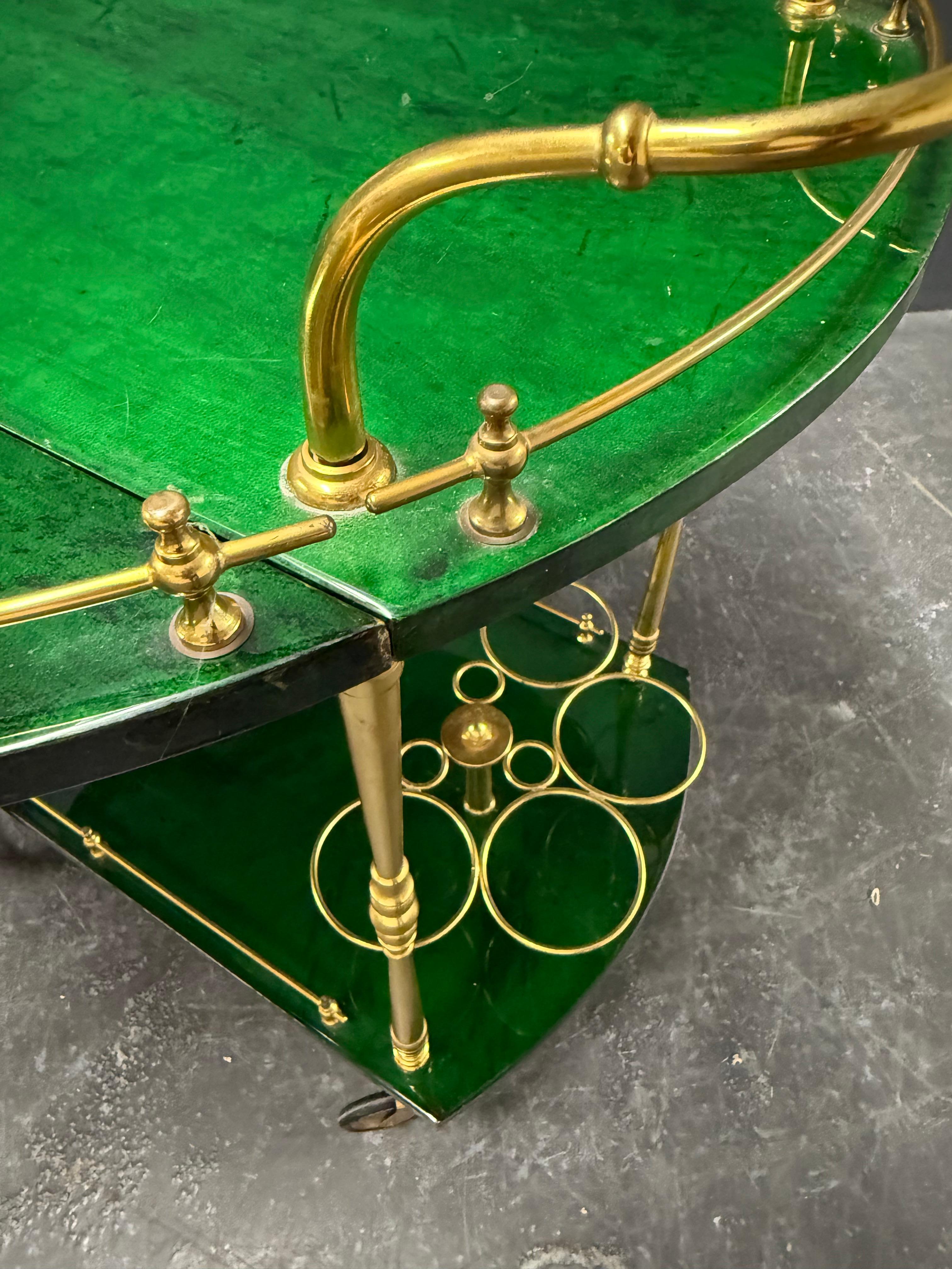 Métal Très rare et inhabituel chariot de bar Aldo Tura en vente