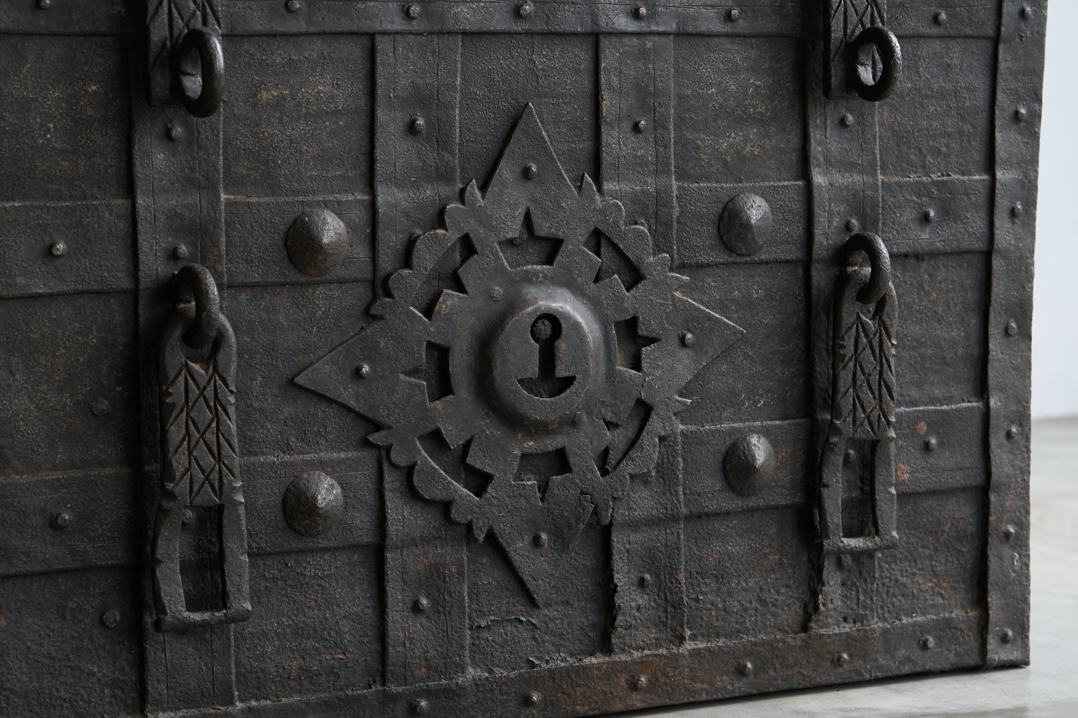 Medieval Very Rare Antique Armada Box or Strongbox in Iron Early 17th Century For Sale