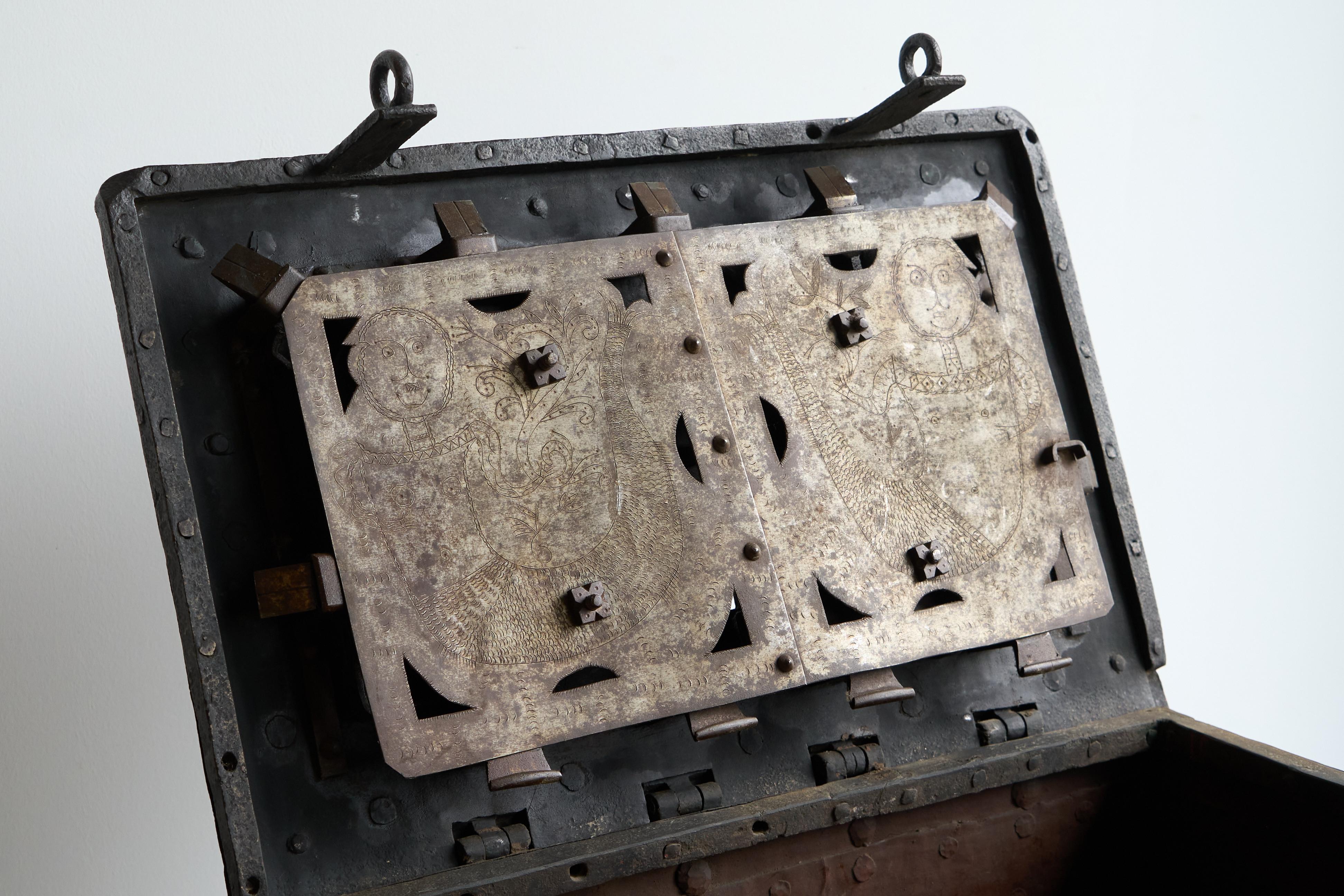 18th Century and Earlier Very Rare Antique Armada Box or Strongbox in Iron Early 17th Century For Sale