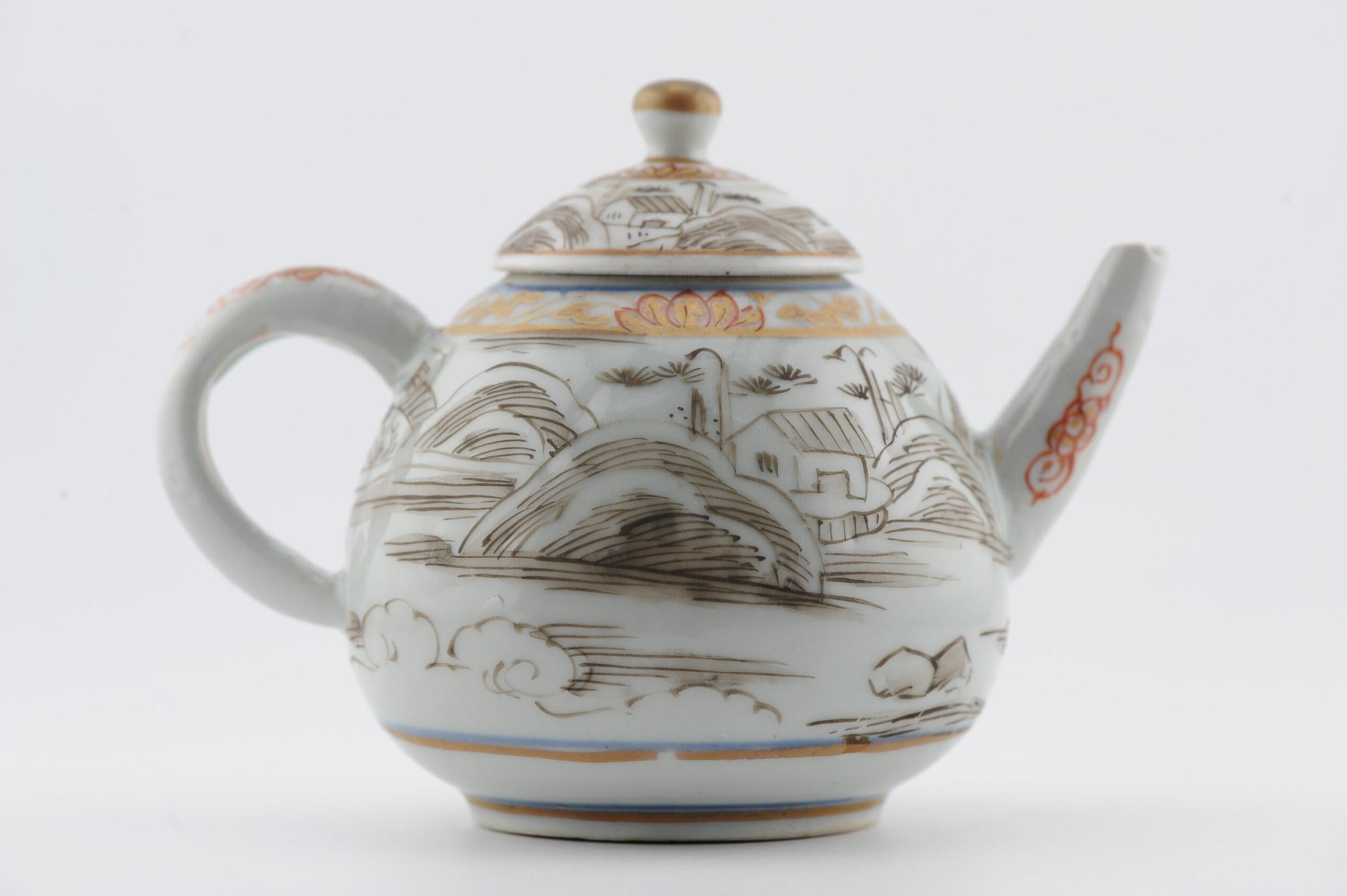 Very rare Antique Ca 1700 Japanese Porcelain Grisaille Decorated Teapot For Sale 4