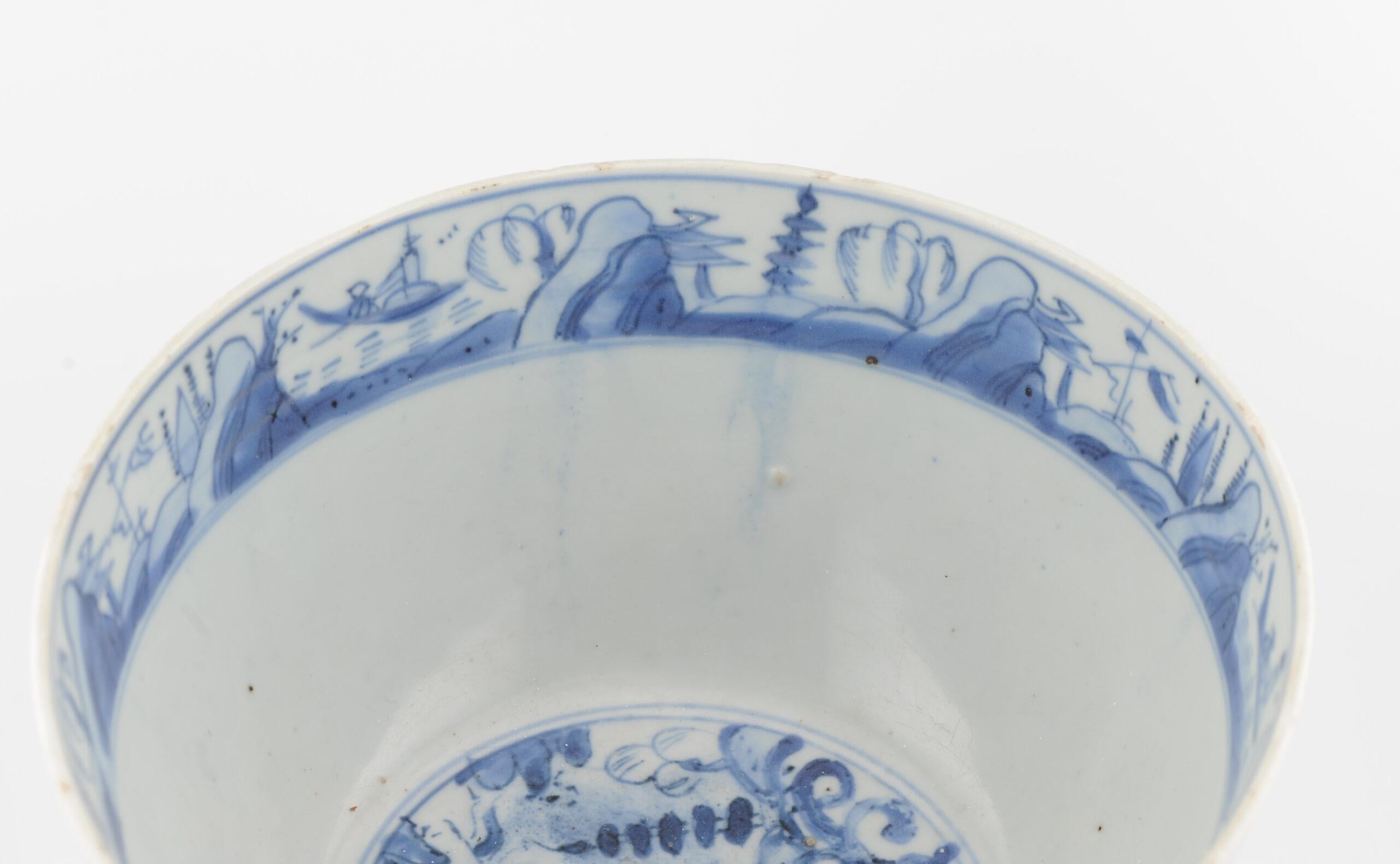 Rarissima ciotola antica di porcellana cinese Jiajing - periodo Wanli 1560-1600 con In condizioni buone in vendita a Amsterdam, Noord Holland