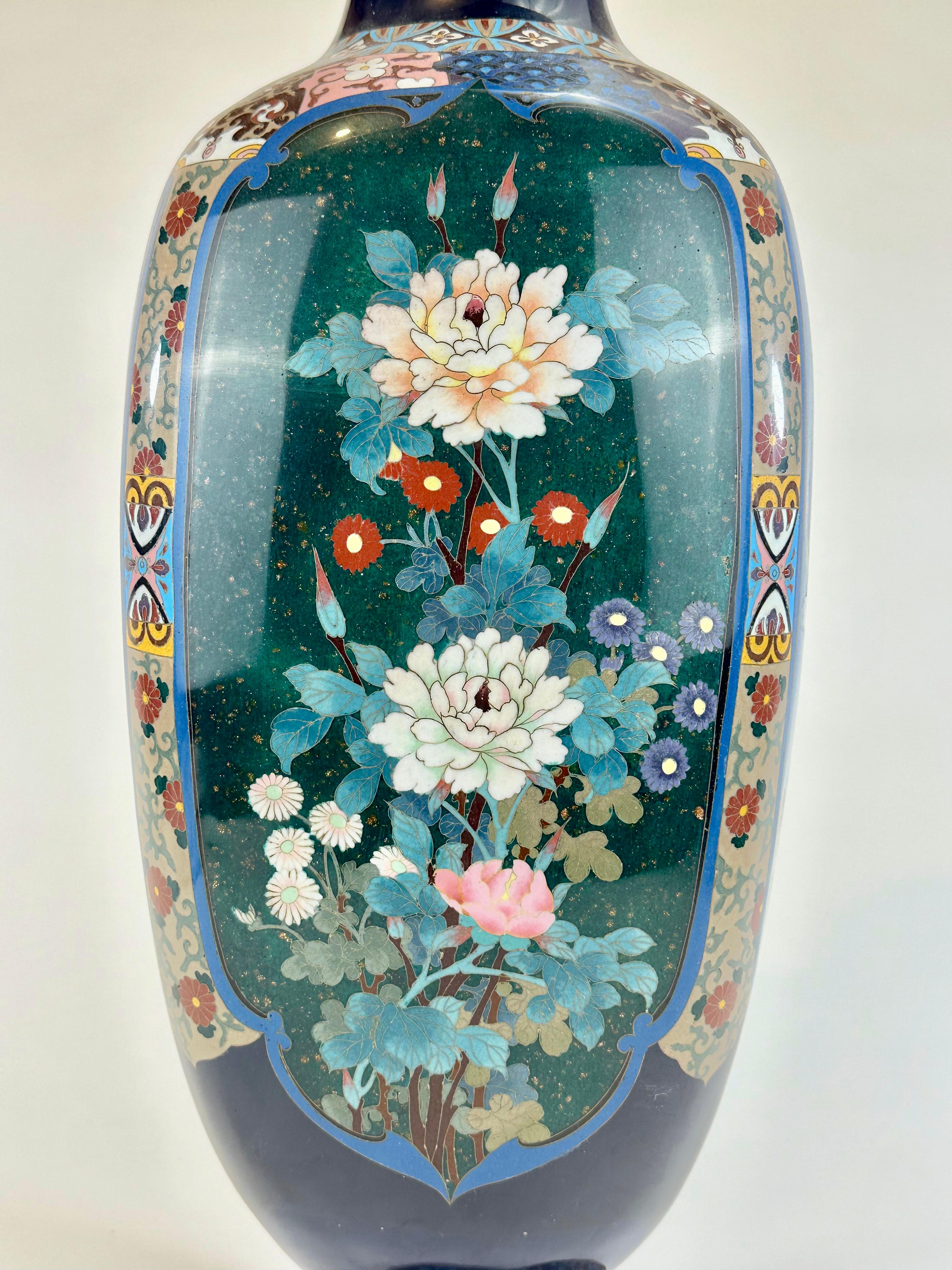 XIXe siècle Très rare vase cloisonné japonais ancien de l'ère Meiji (fin des années 1800) 24