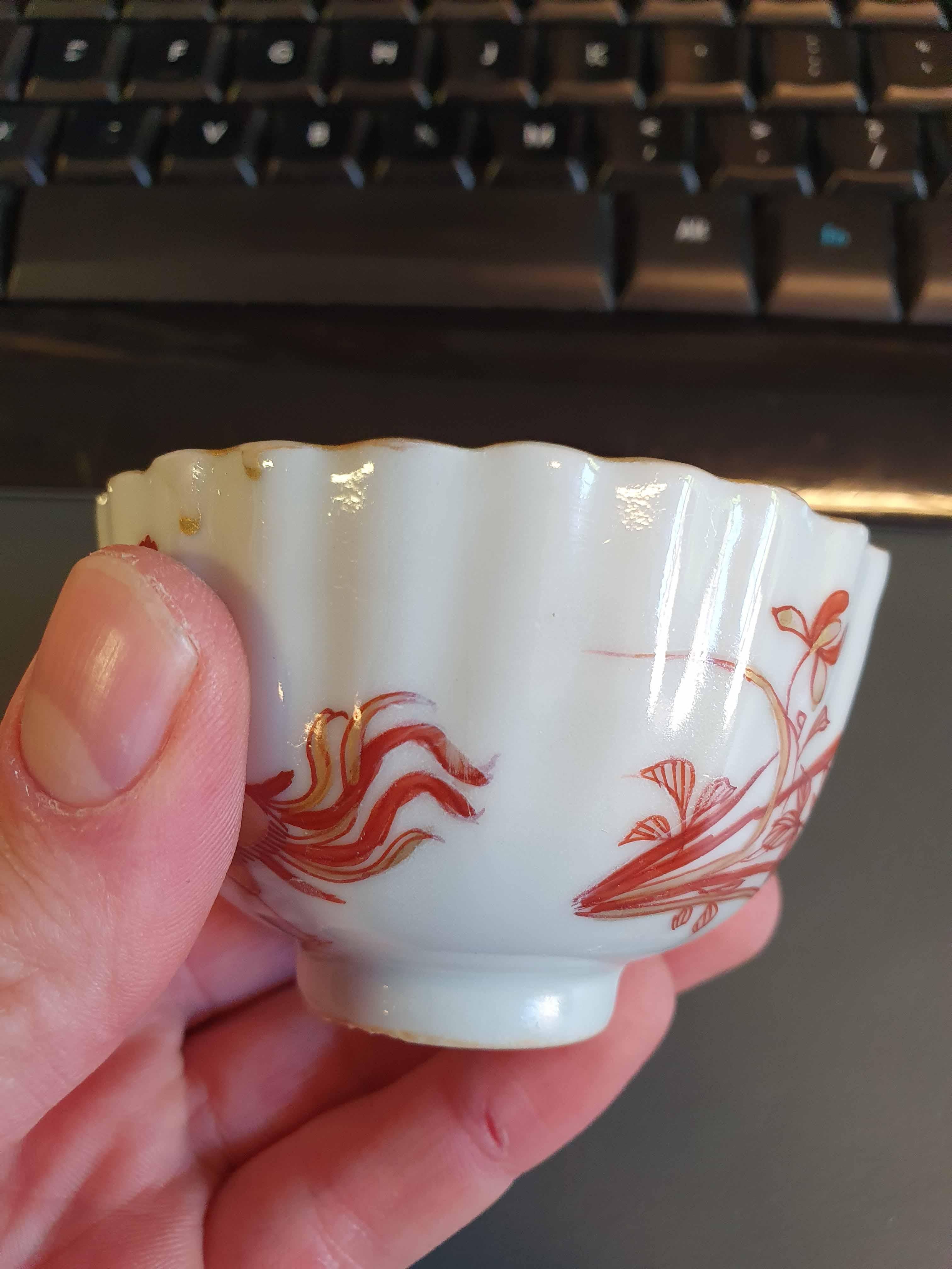 Kangxi period 17/18th century Chinese porcelain blood and milk rooster tea bowls


Condition
Saucers all with some frits, 1 small chip and 3 lines of which 1 is larger and 2 are small. Cups 1 with 2 lines and repainting because of that. 1 cup