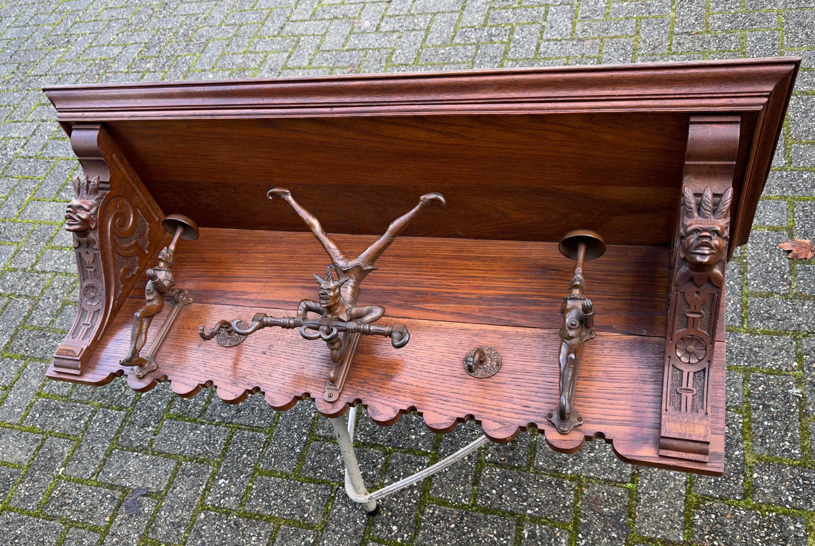 Very Rare Antique Oak Wall Coat Rack w. Acrobatic Jester Figure Hooks, Great Fun In Good Condition For Sale In Lisse, NL