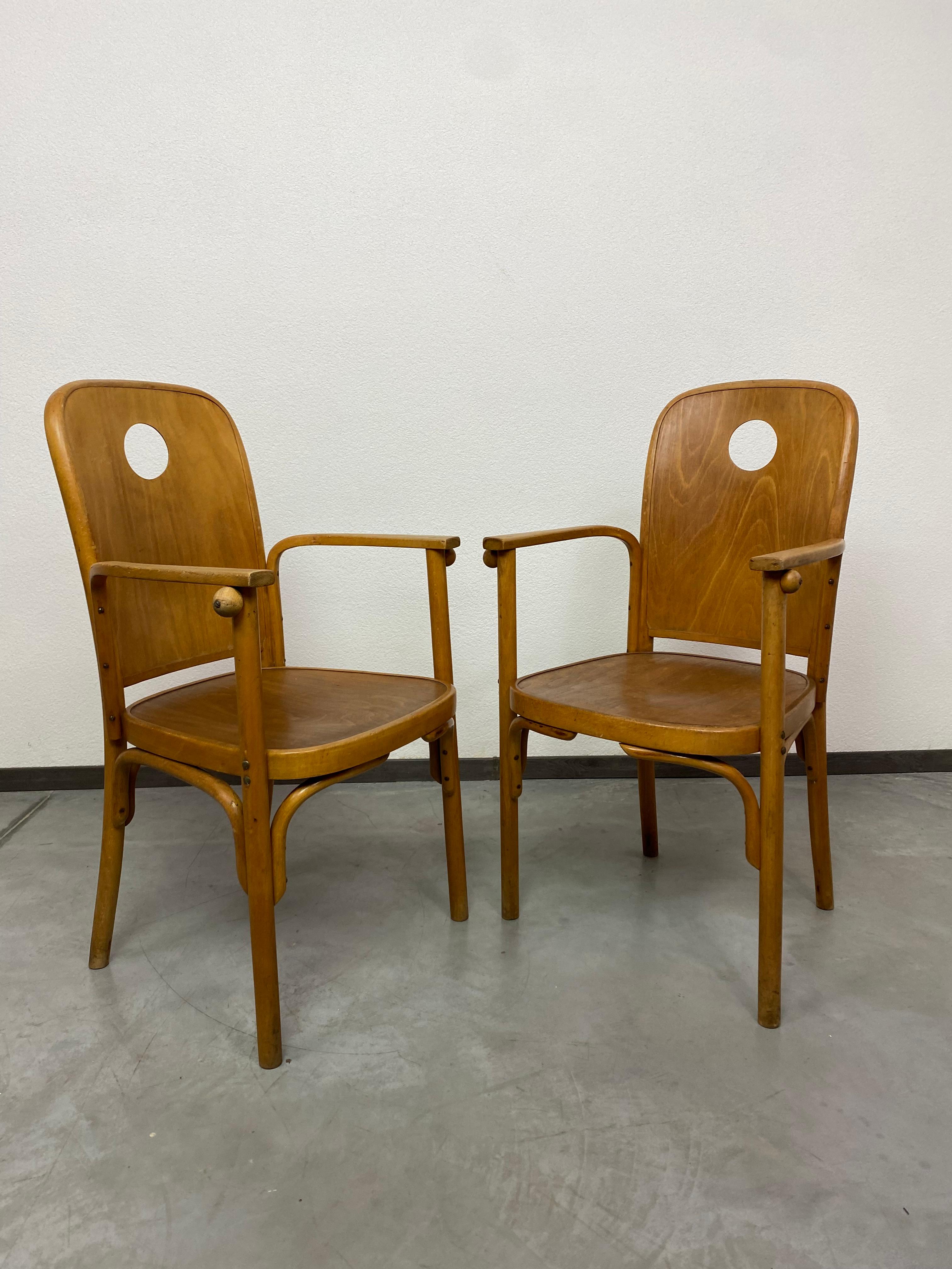 Très rares fauteuils n° 813 /1F de Josef Hoffmann pour Jacob Josef Kohn en état d'origine.