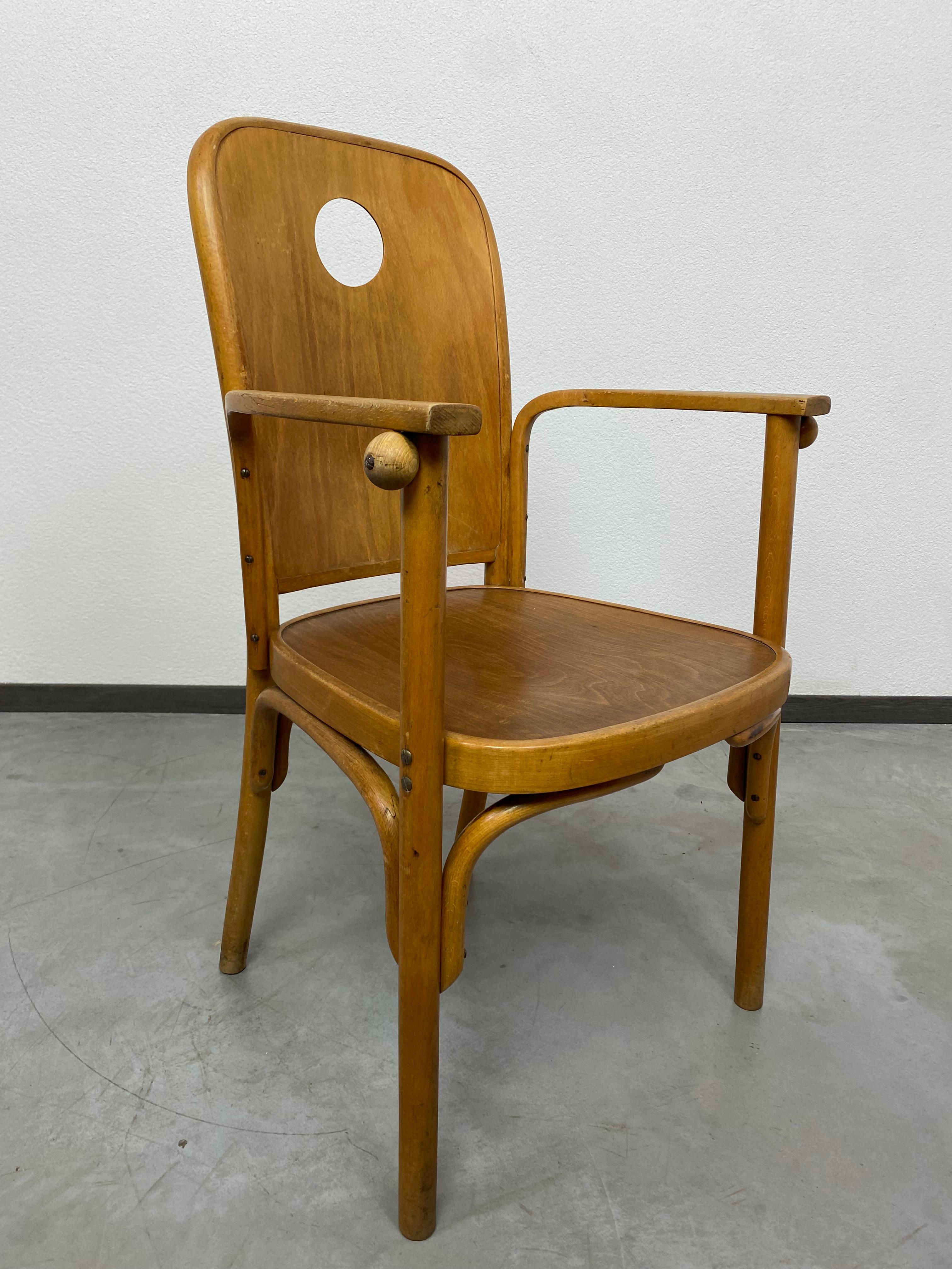 Sehr seltene Sessel Nr. 813 /1F von Josef Hoffmann für Jacob Josef Kohn (Buchenholz) im Angebot