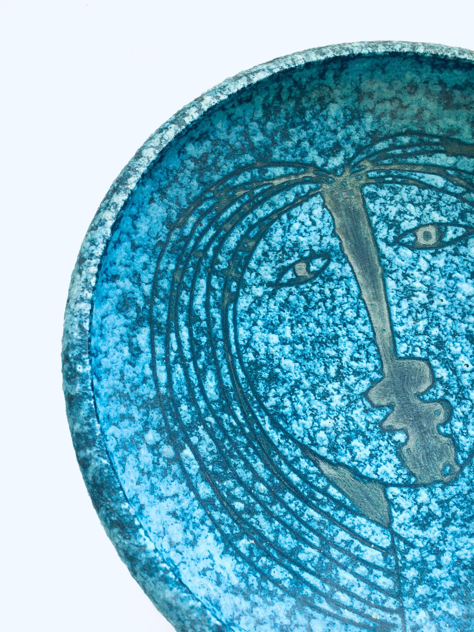 Mid-20th Century VERY RARE Art Ceramics Sgraffito Face Bowl by Alvino Bagni for Raymor For Sale