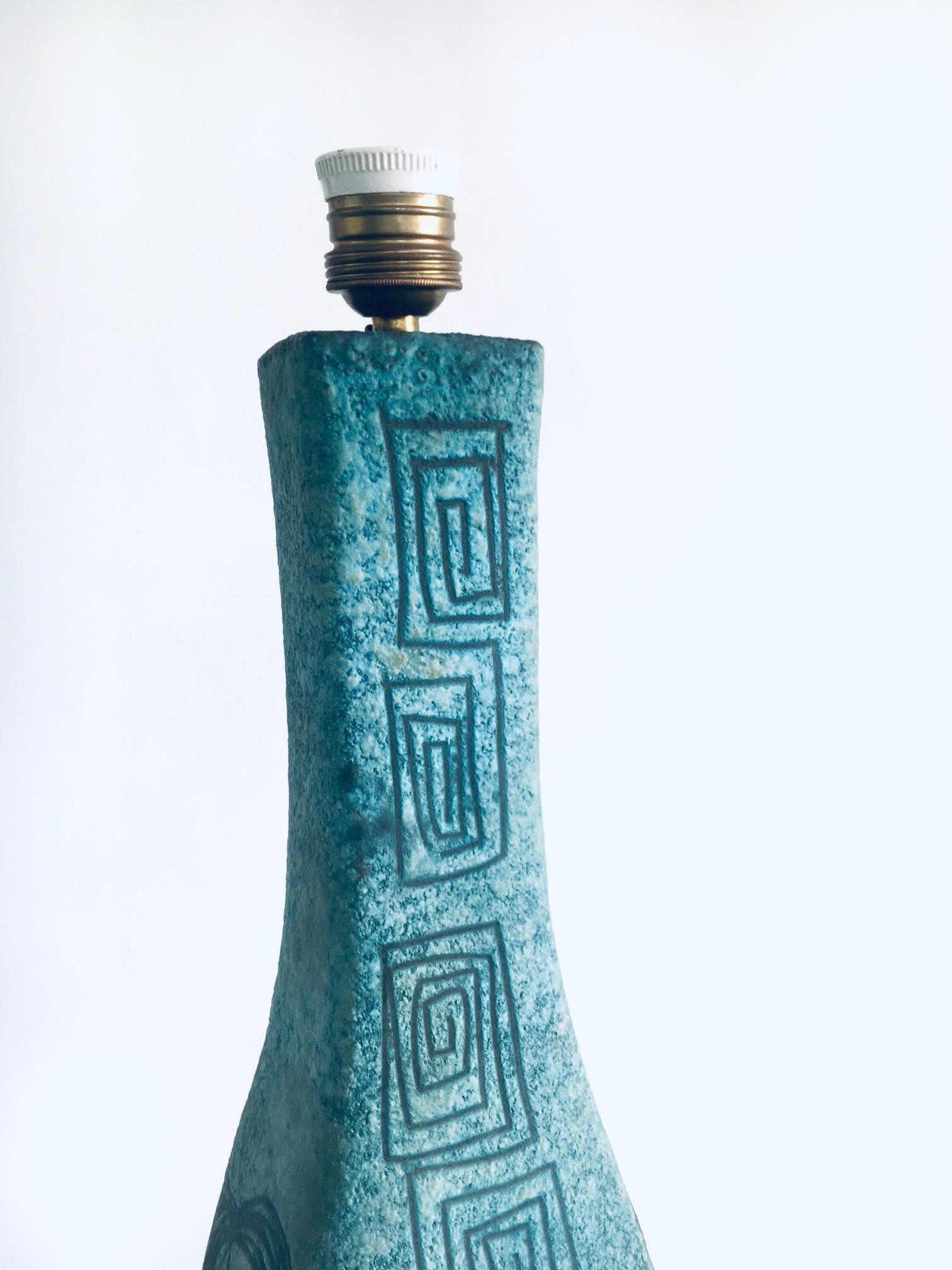 SEHR Seltene Kunstkeramik Sgraffito Tischlampe von Alvino Bagni für Raymor, Italien im Angebot 3