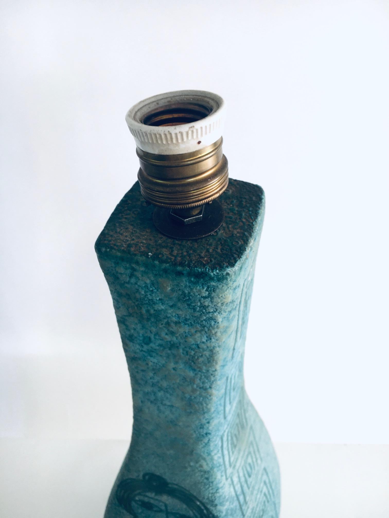 SEHR Seltene Kunstkeramik Sgraffito Tischlampe von Alvino Bagni für Raymor, Italien im Angebot 11