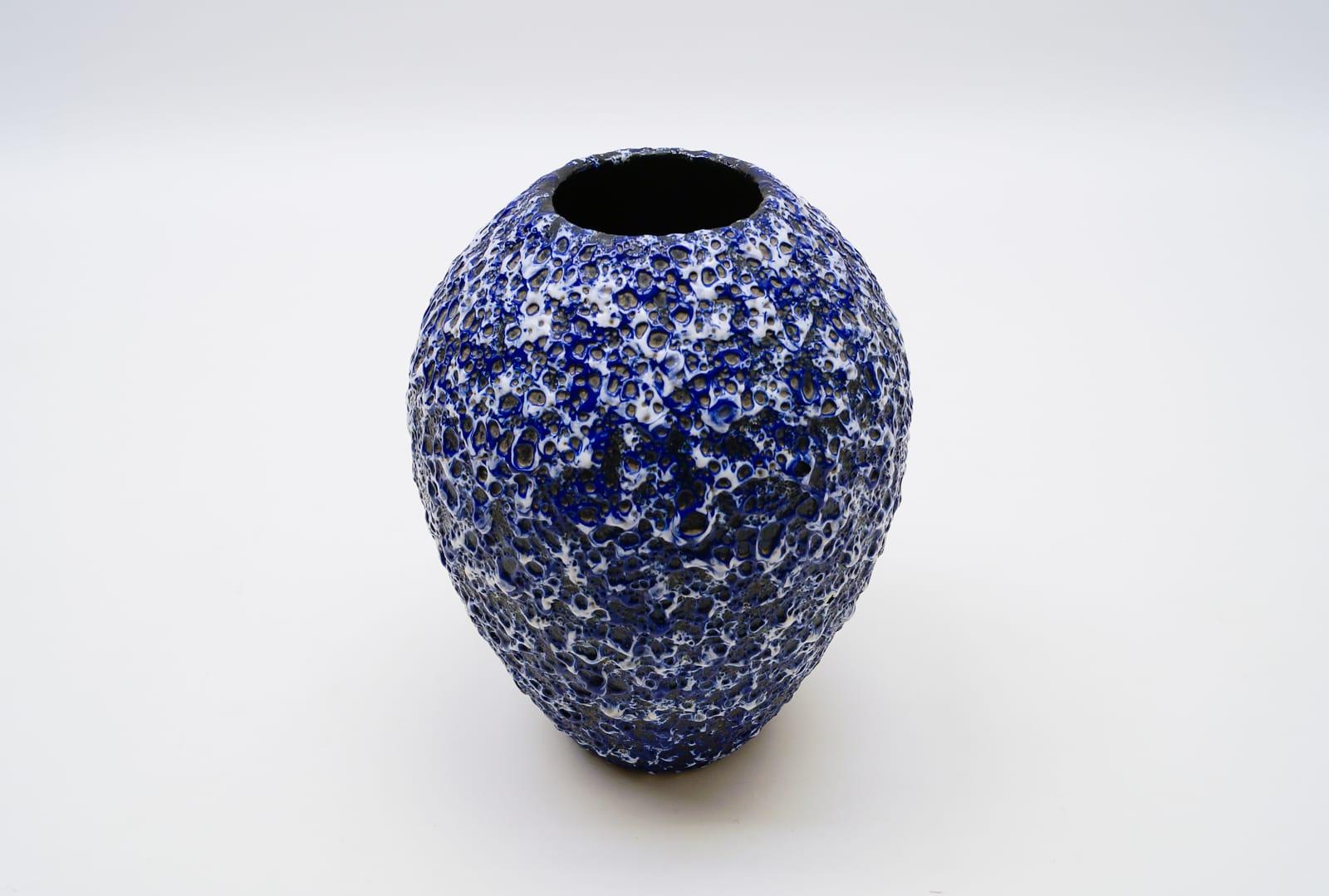 Mid-Century Modern Superbe et très rare grand vase bleu et blanc en lave grasse d'ES Keramik, Allemagne, années 1950 en vente