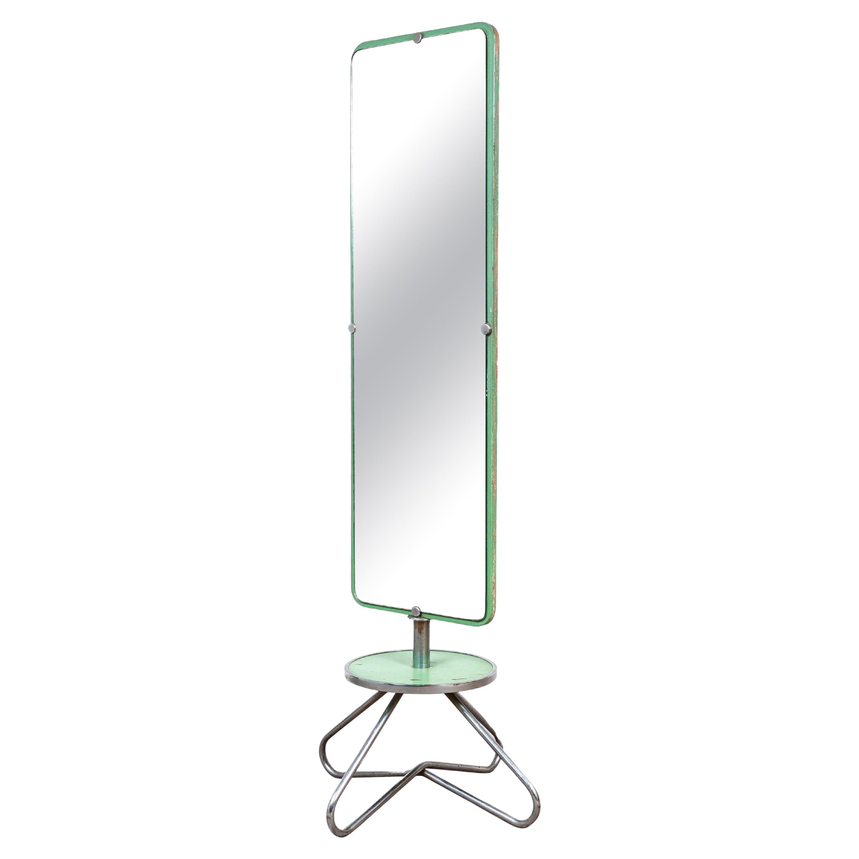 Miroir rotatif de sol Bauhaus très rare de Vichr & co.