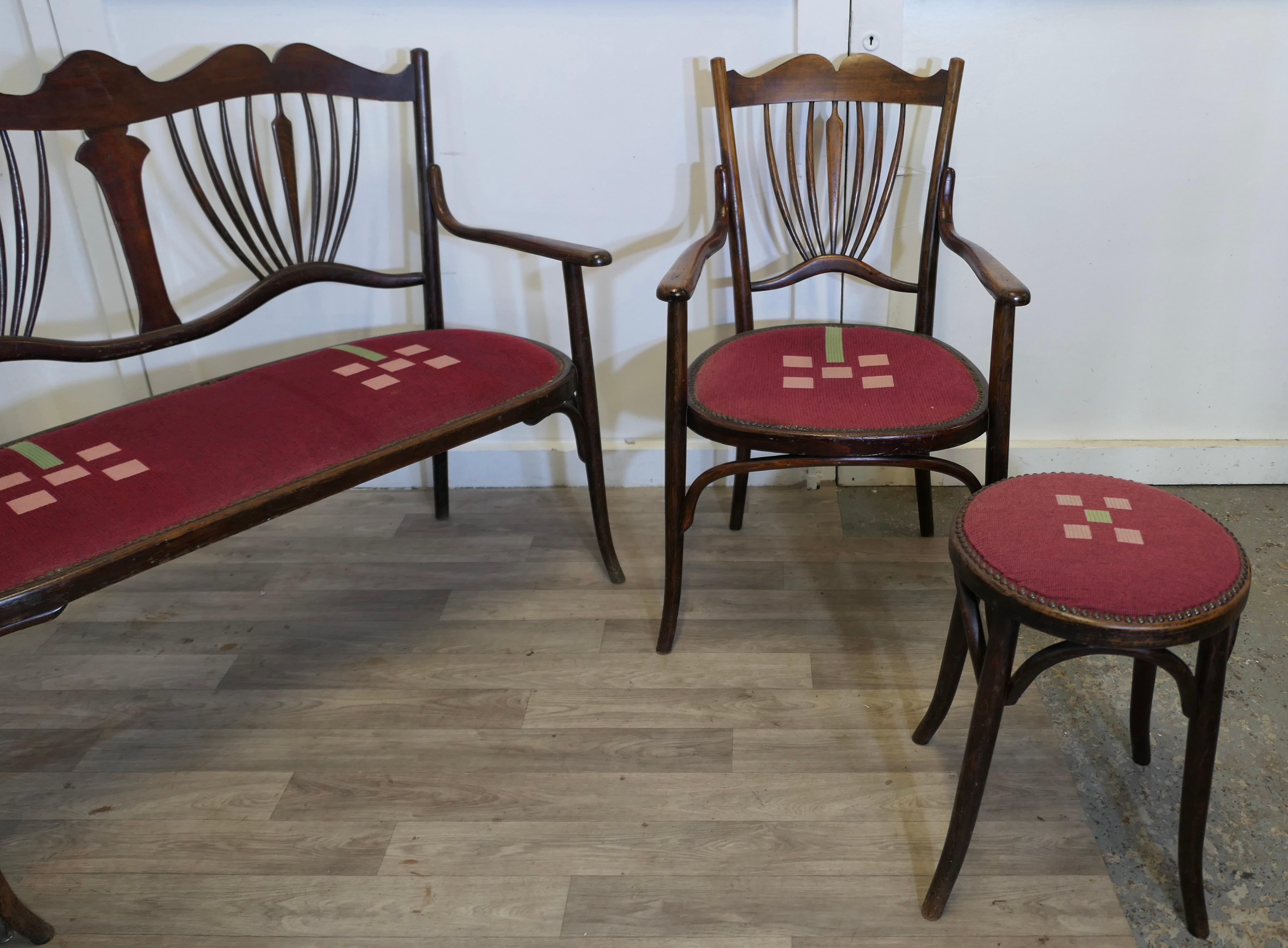 Ensemble de salon Baumann très rare en bois courbé   Il s'agit d'une suite Baumann originale en vente 4