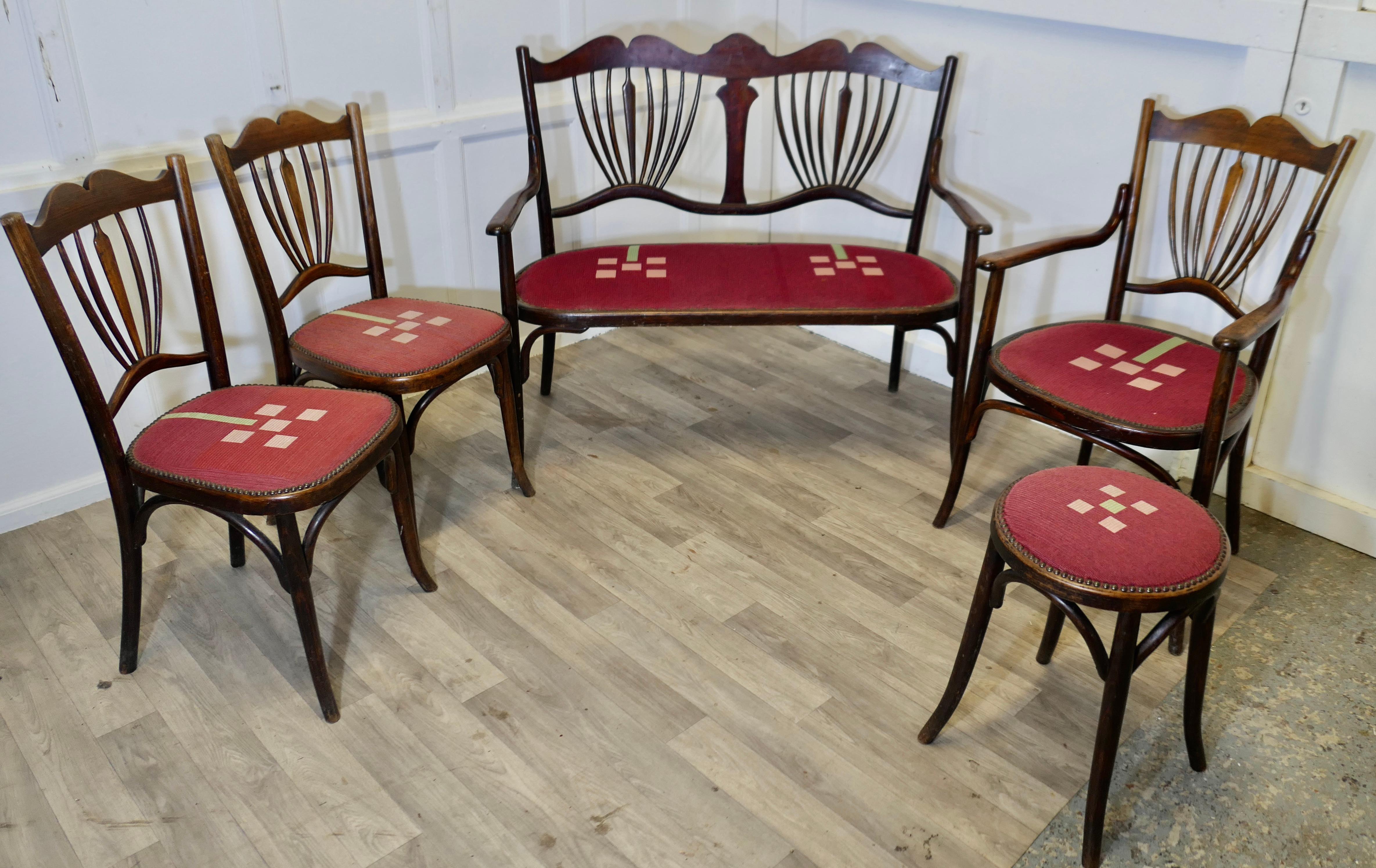 Art déco Ensemble de salon Baumann très rare en bois courbé   Il s'agit d'une suite Baumann originale en vente