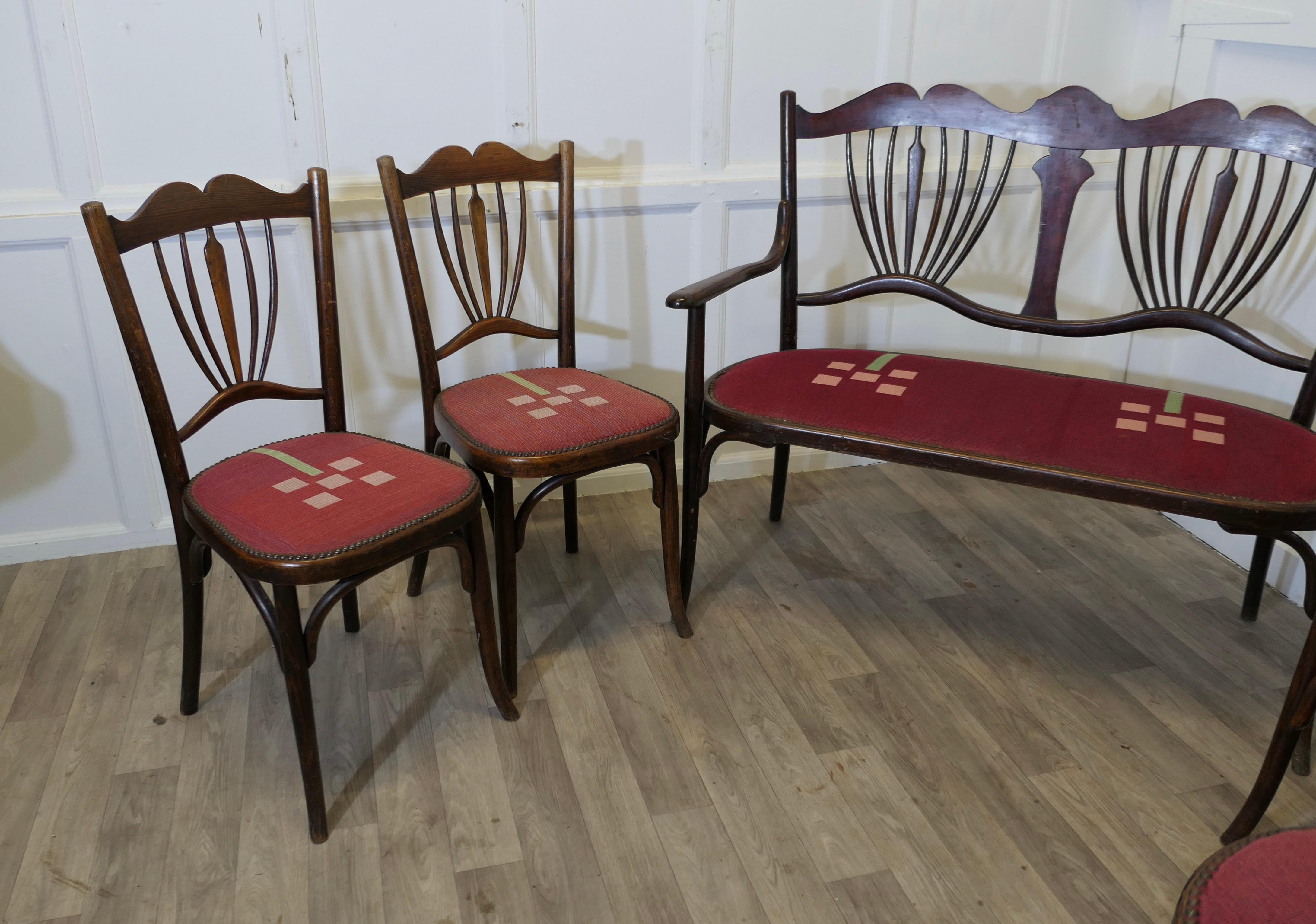 Ensemble de salon Baumann très rare en bois courbé   Il s'agit d'une suite Baumann originale Bon état - En vente à Godshill, Isle of Wight