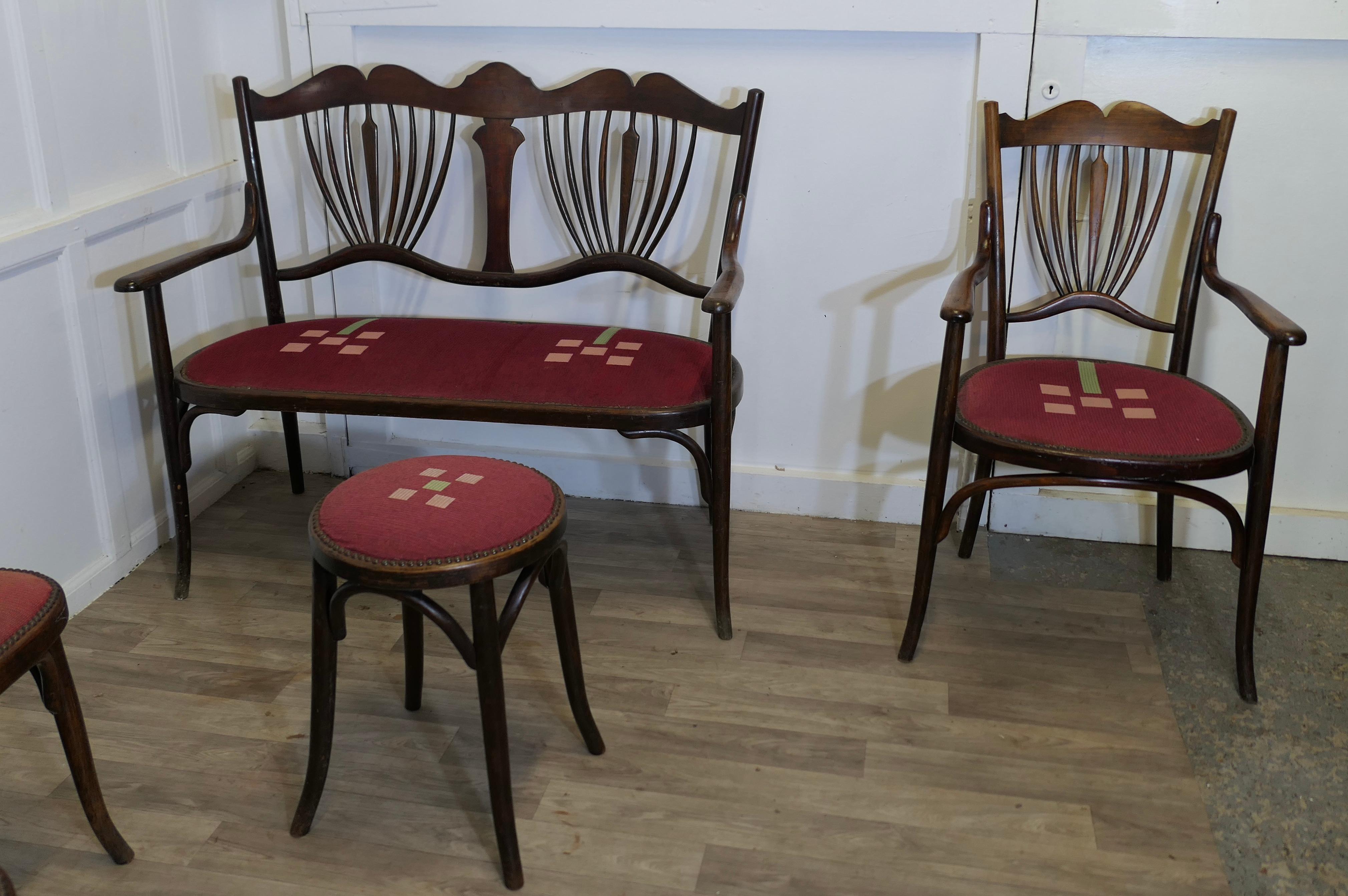 Ensemble de salon Baumann très rare en bois courbé   Il s'agit d'une suite Baumann originale en vente 2