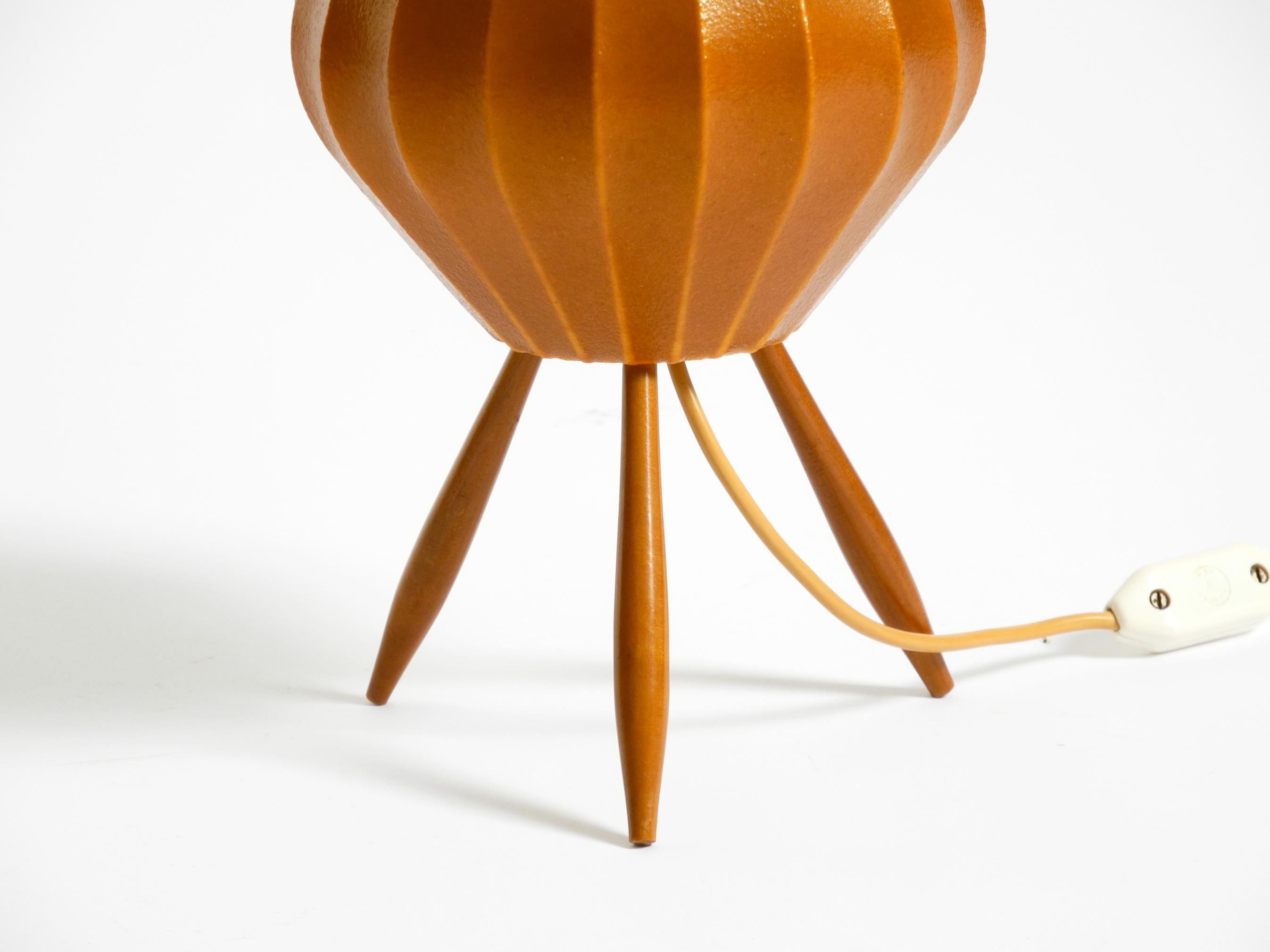 Very rare, beautiful Mid Century Modern Tripod Cocoon table lamp For Sale 4