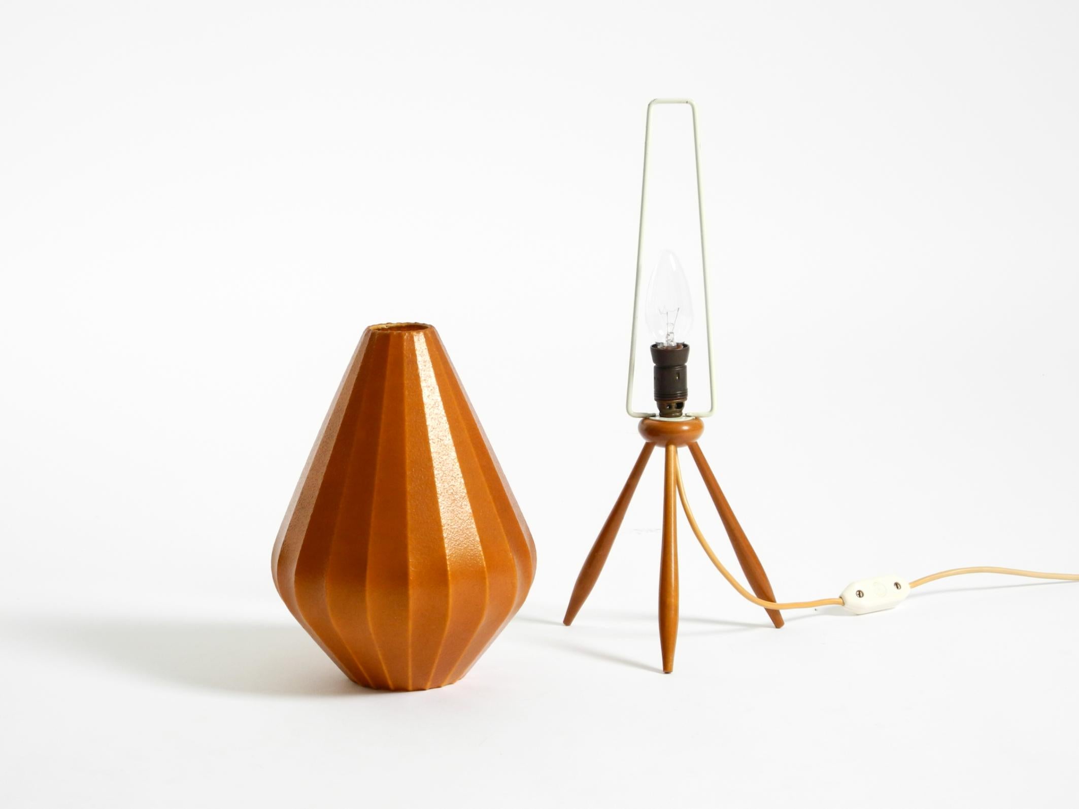 Very rare, beautiful Mid Century Modern Tripod Cocoon table lamp For Sale 5