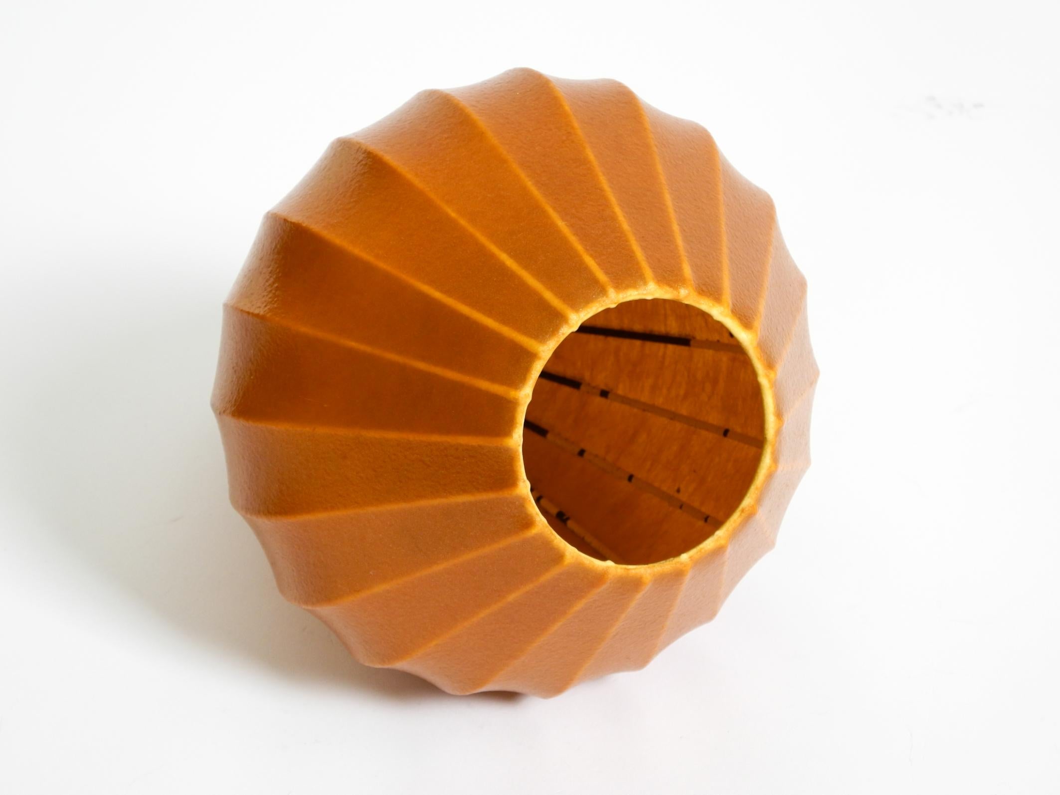 Very rare, beautiful Mid Century Modern Tripod Cocoon table lamp For Sale 9