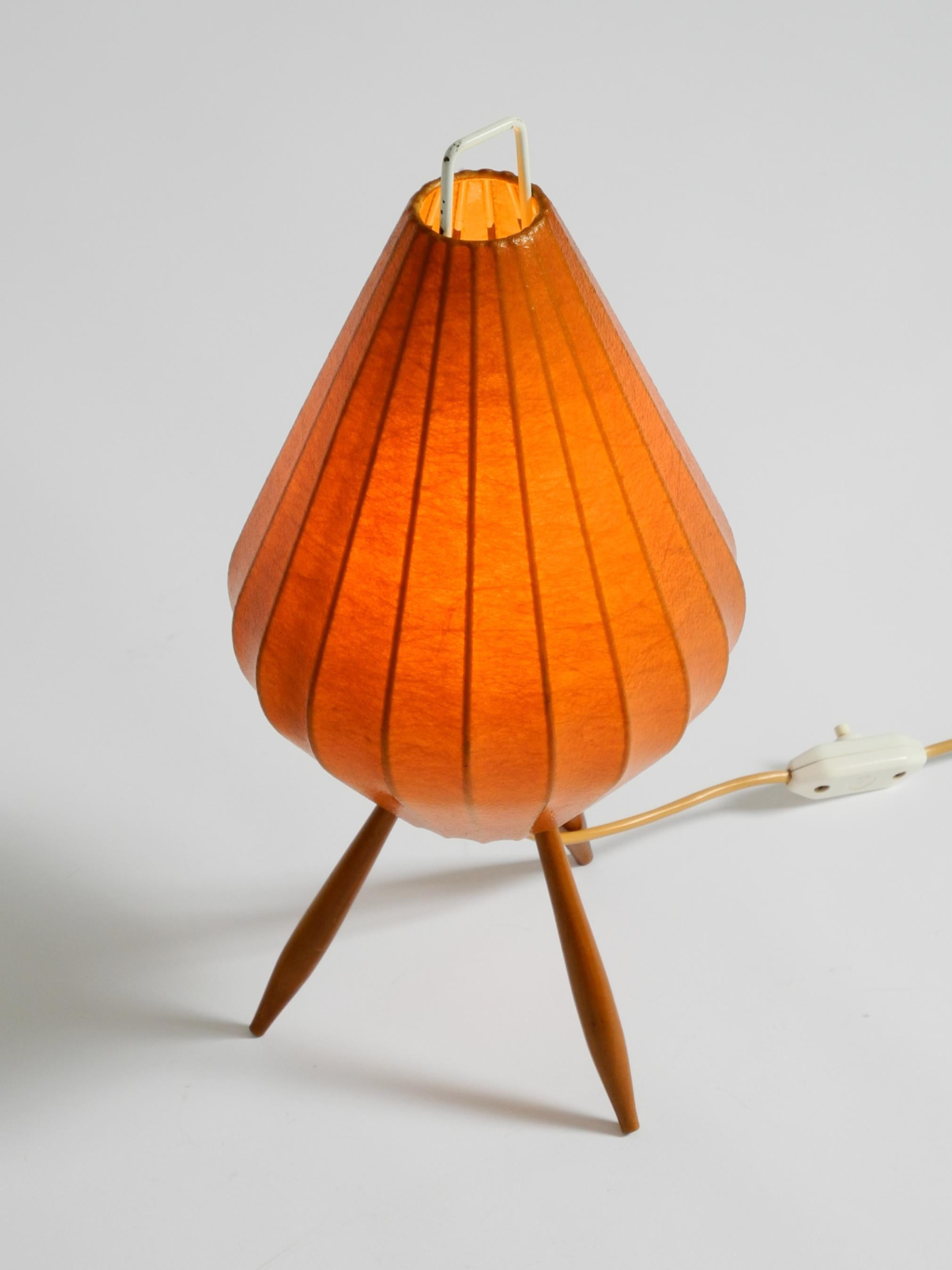 Plastic Very rare, beautiful Mid Century Modern Tripod Cocoon table lamp For Sale