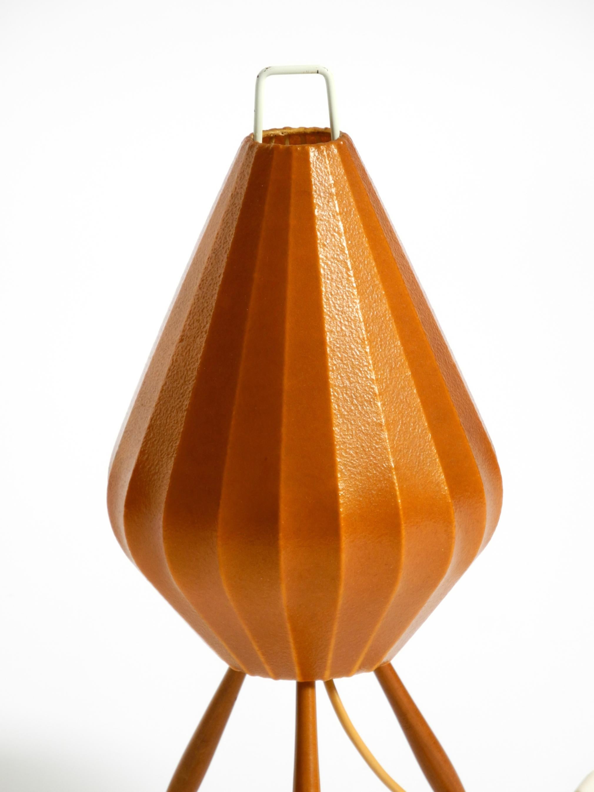 Very rare, beautiful Mid Century Modern Tripod Cocoon table lamp For Sale 1