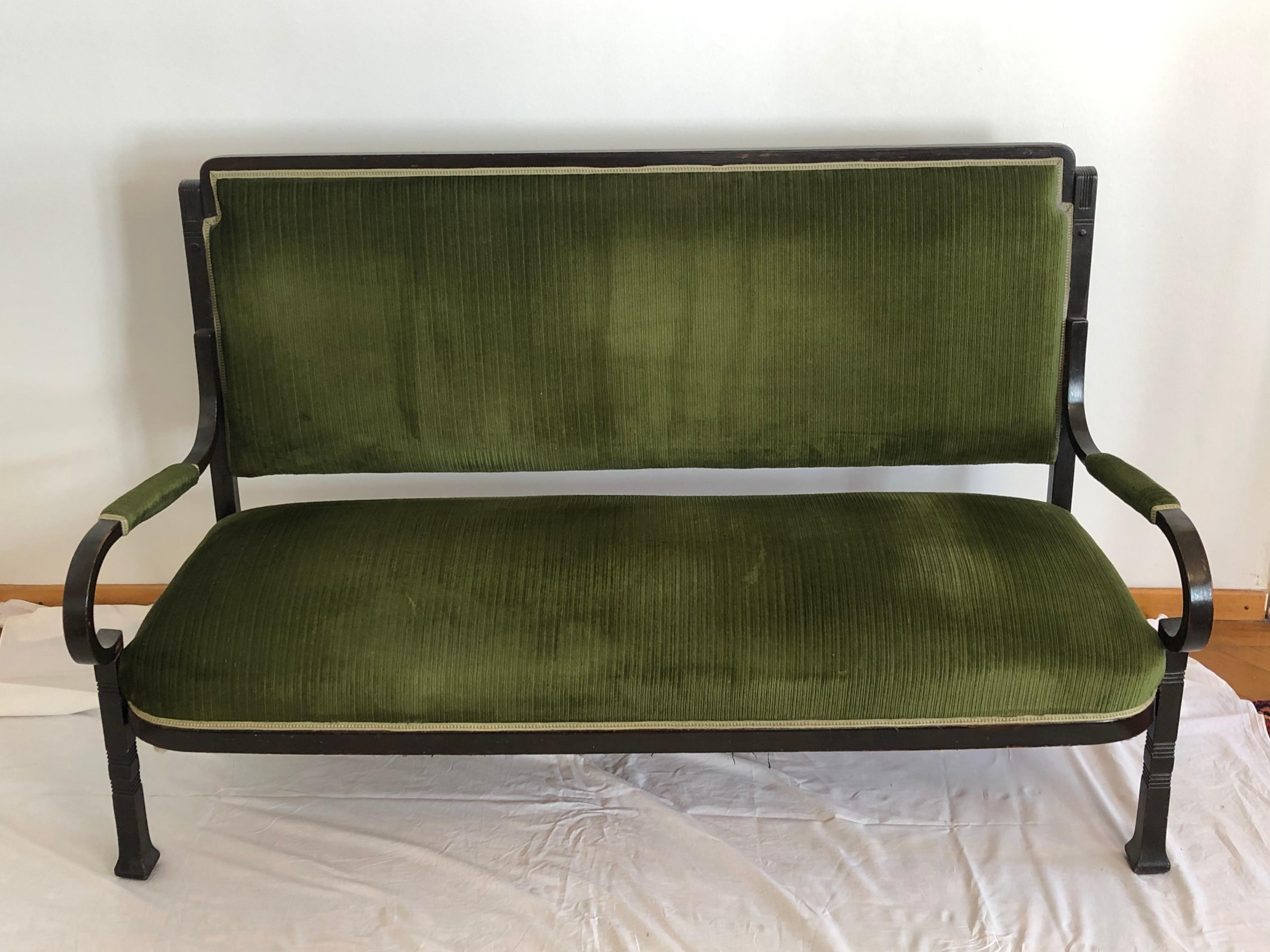Beech bentwood frame with upholstered sear and backrest. Made by Thonet Austria circa 1900.
Original unrestored condition.Complete, professional restoration/upholstery is on request possible.   
   
   