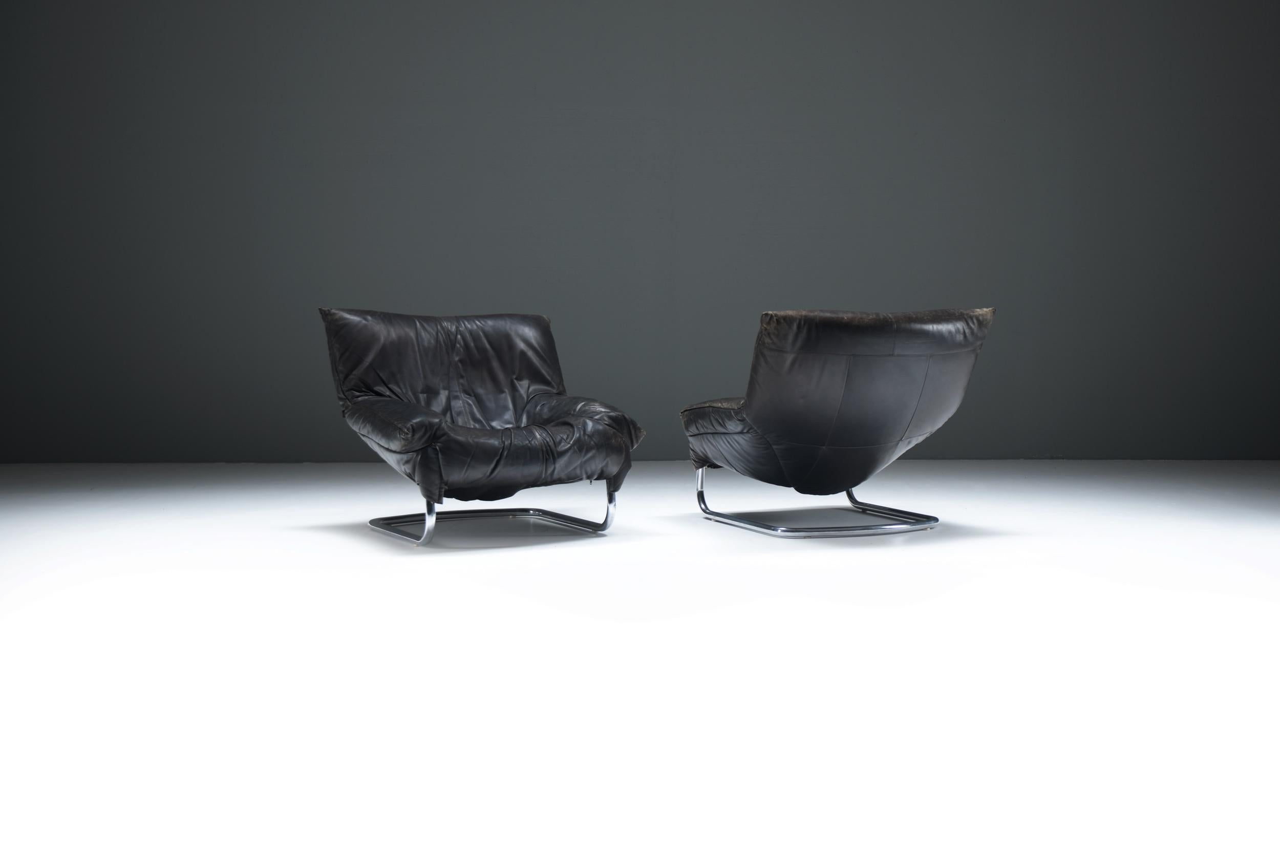 Néerlandais Très rares fauteuils luge en cuir noir de Gerard Van Den Berg - Montis en vente