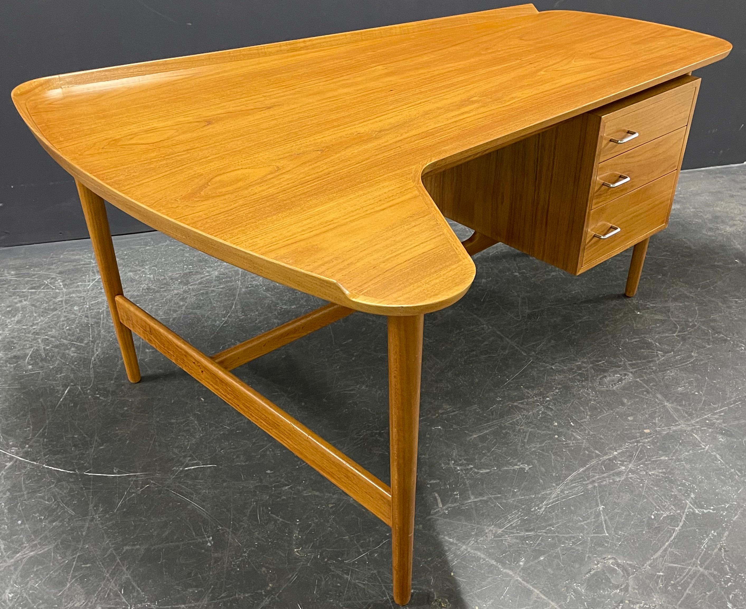 Very Rare BO85 Desk by Arne Vodder 9
