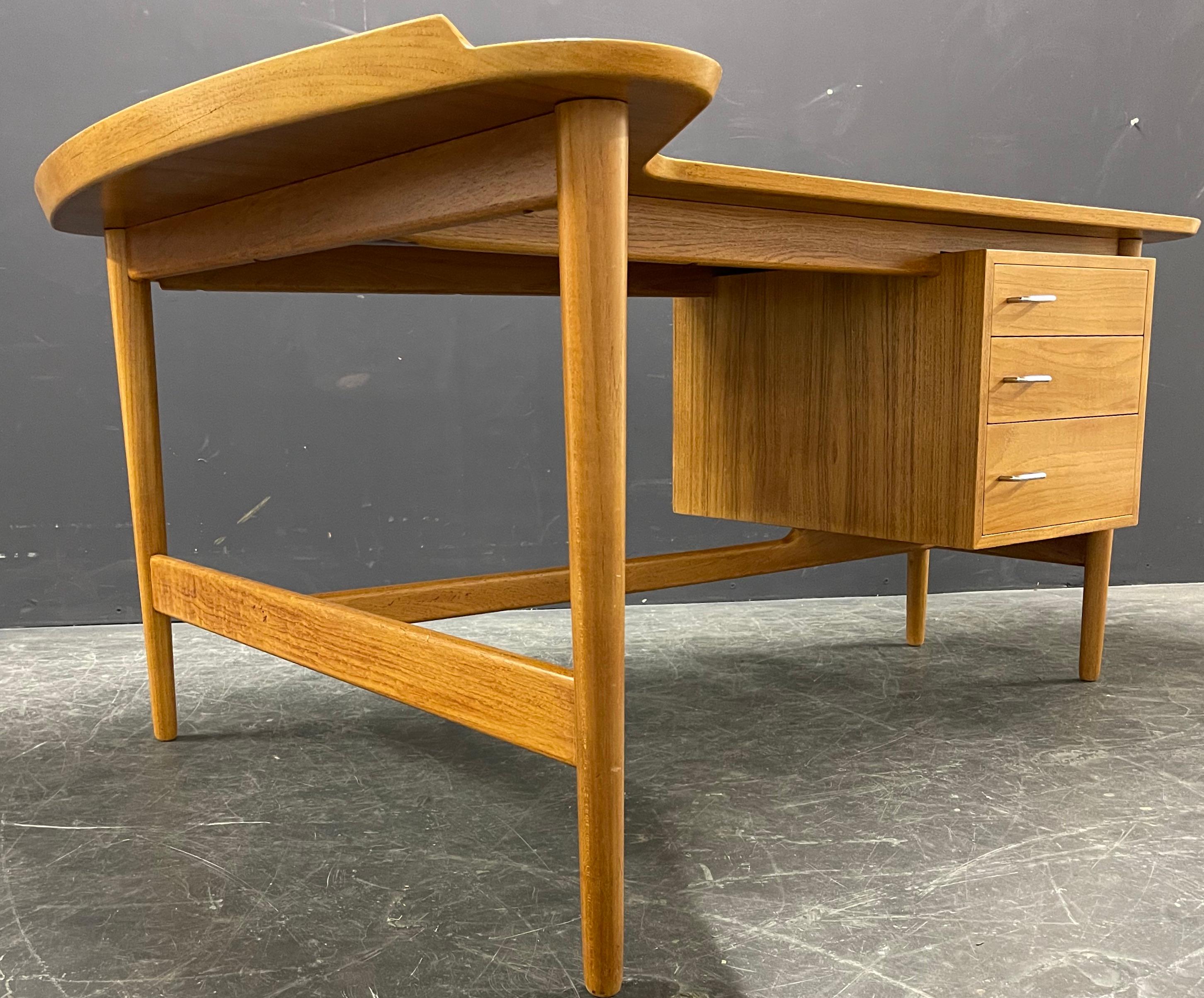 Very Rare BO85 Desk by Arne Vodder 11